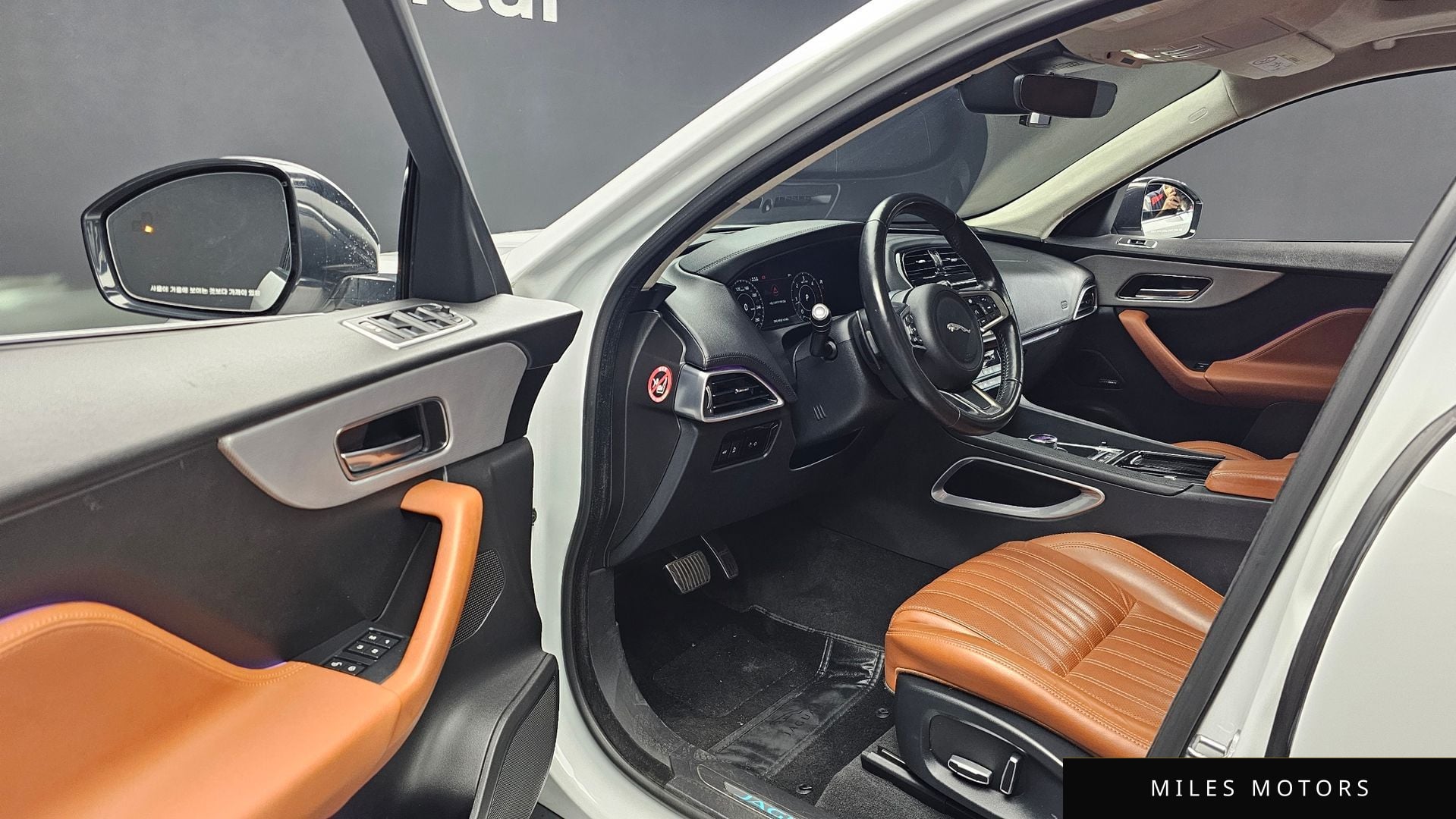 Jaguar F-PACE 2019 — миниатюра 10