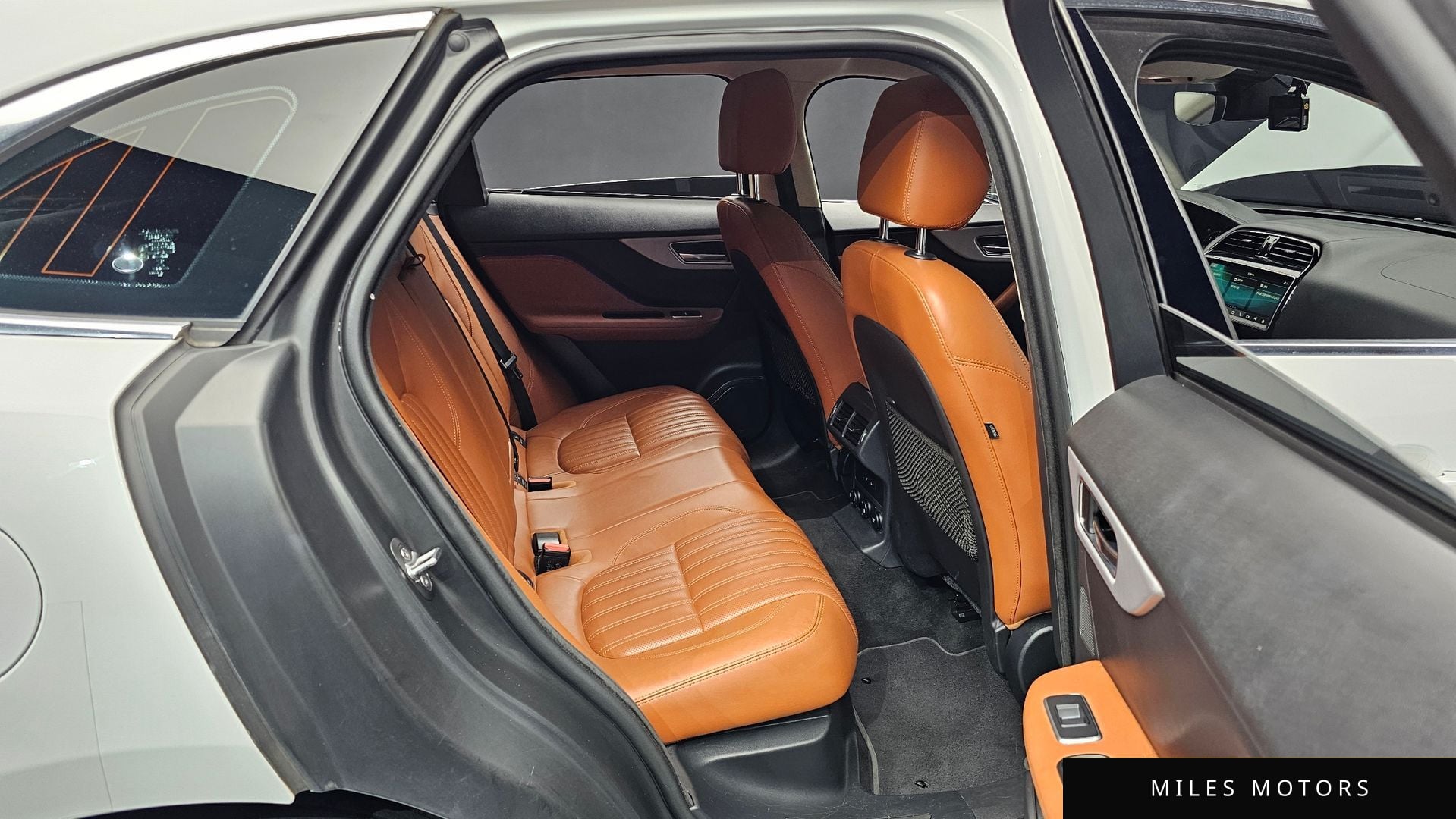 Jaguar F-PACE 2019 — миниатюра 12