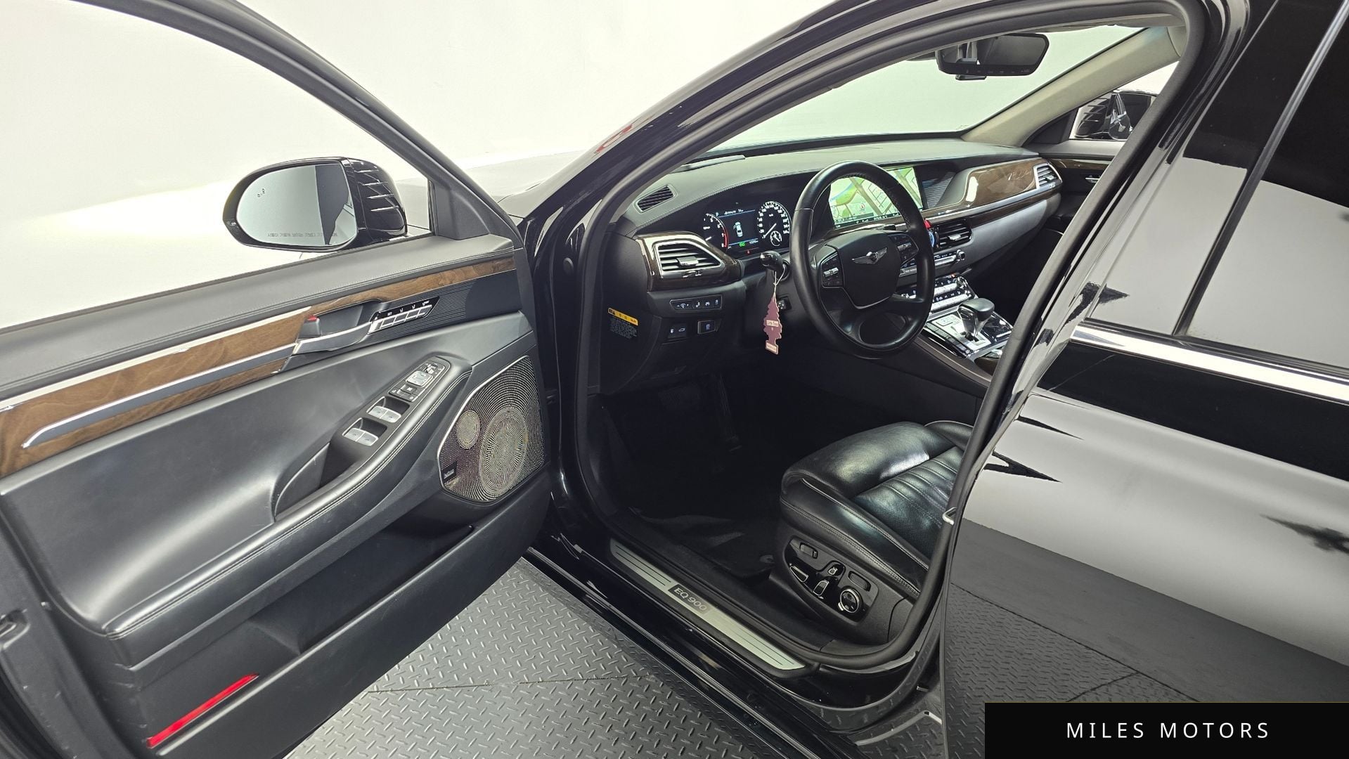 Genesis EQ900 2016 — миниатюра 10