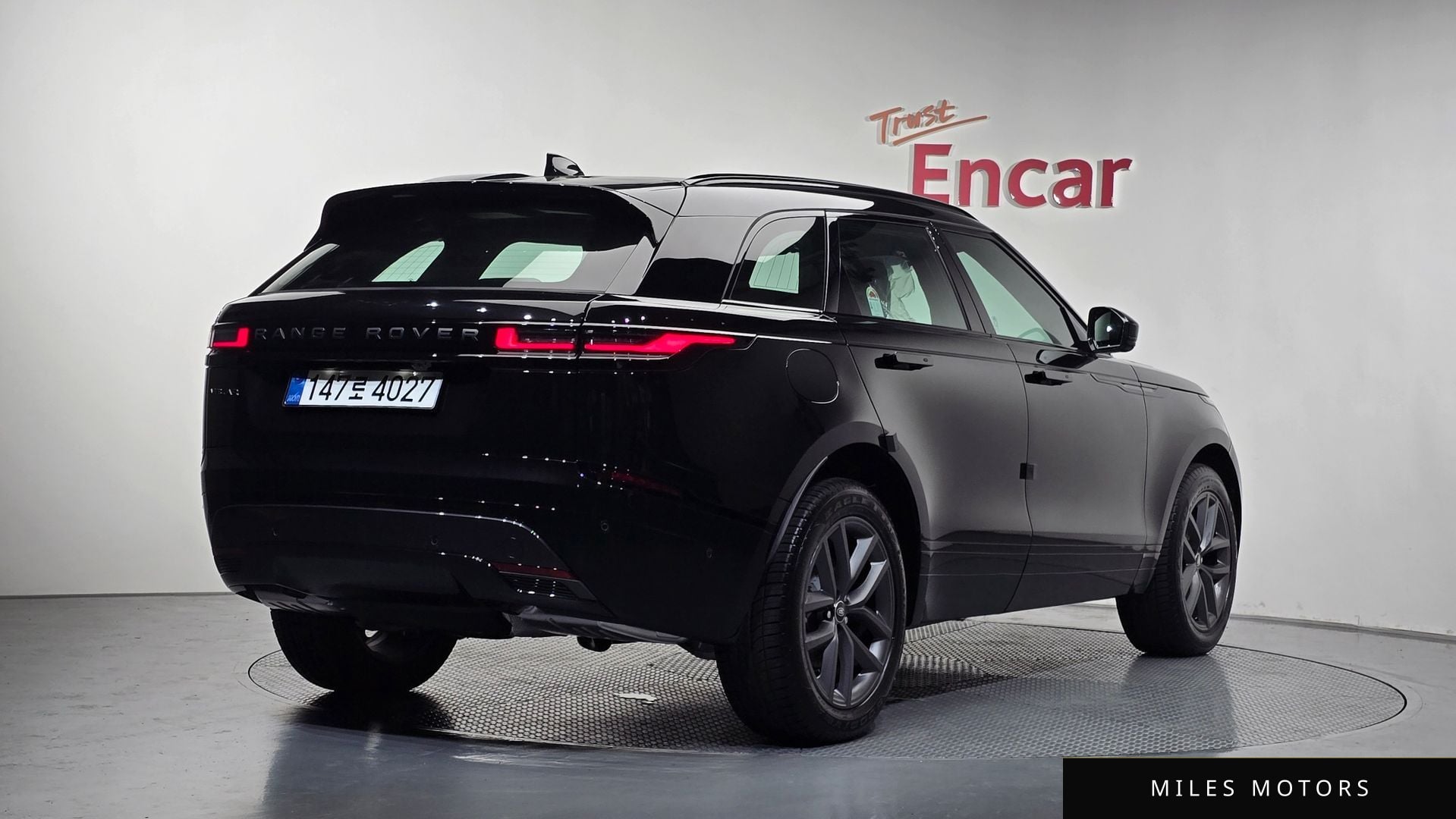 Land Rover Range Rover Velar 2026 — миниатюра 2