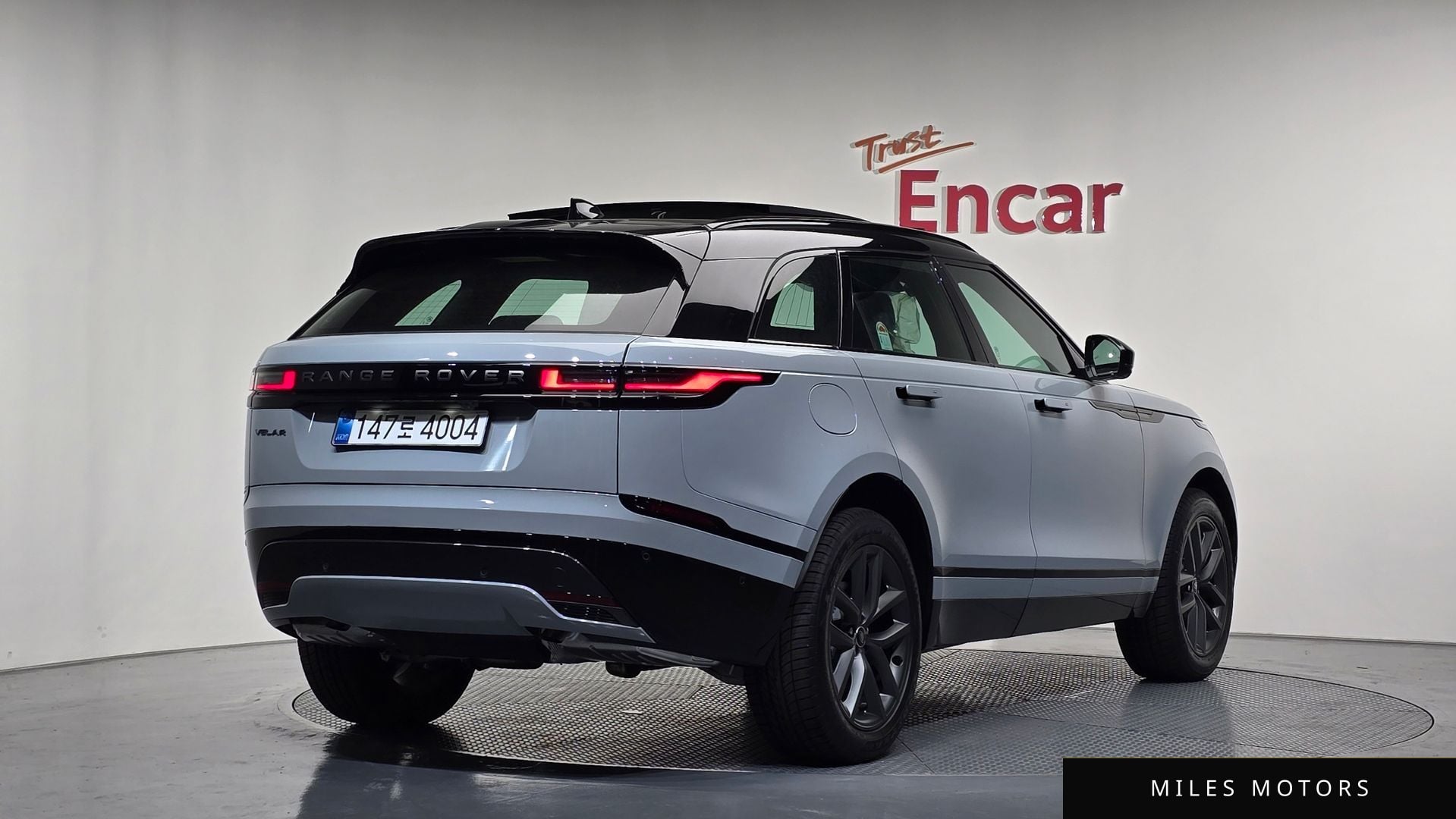 Land Rover Range Rover Velar 2026 — миниатюра 2