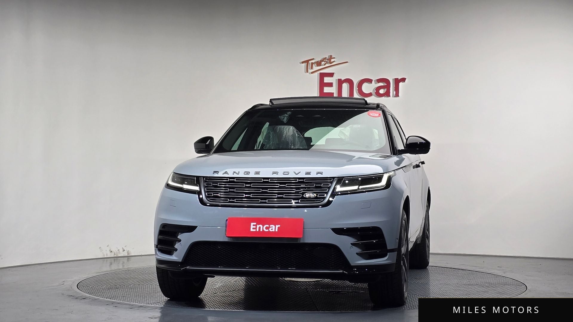 Land Rover Range Rover Velar 2026 — миниатюра 3
