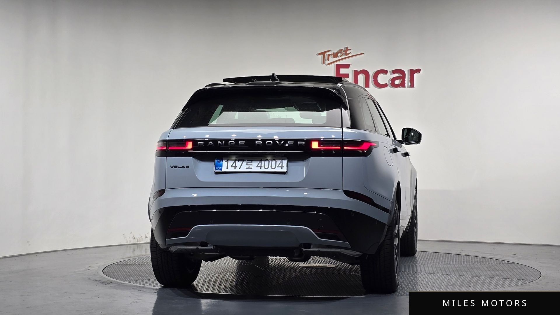 Land Rover Range Rover Velar 2026 — миниатюра 4