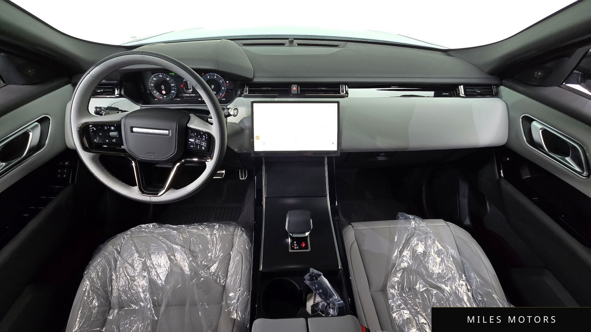 Land Rover Range Rover Velar 2026 — миниатюра 10