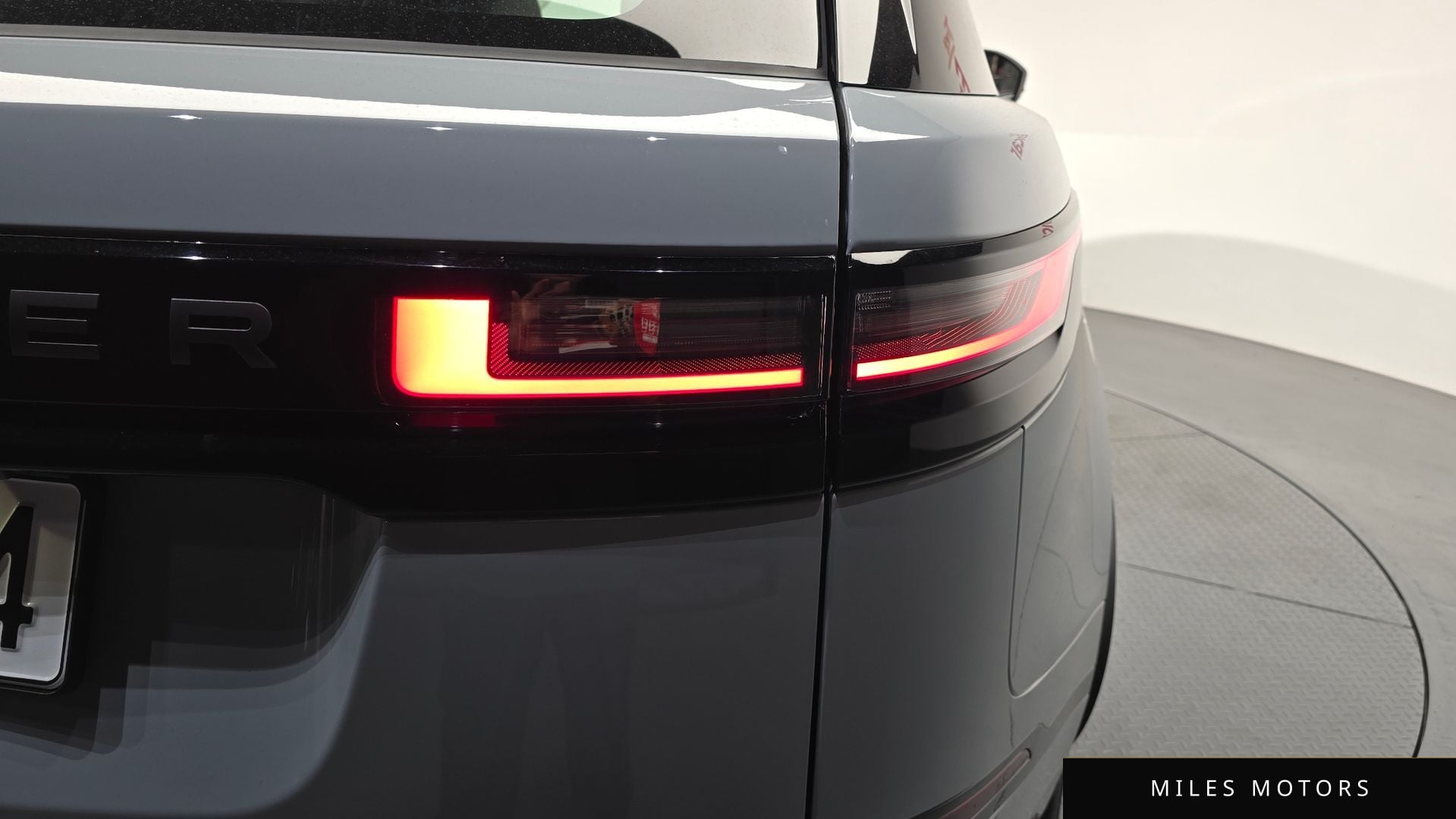 Land Rover Range Rover Velar 2026 — миниатюра 9