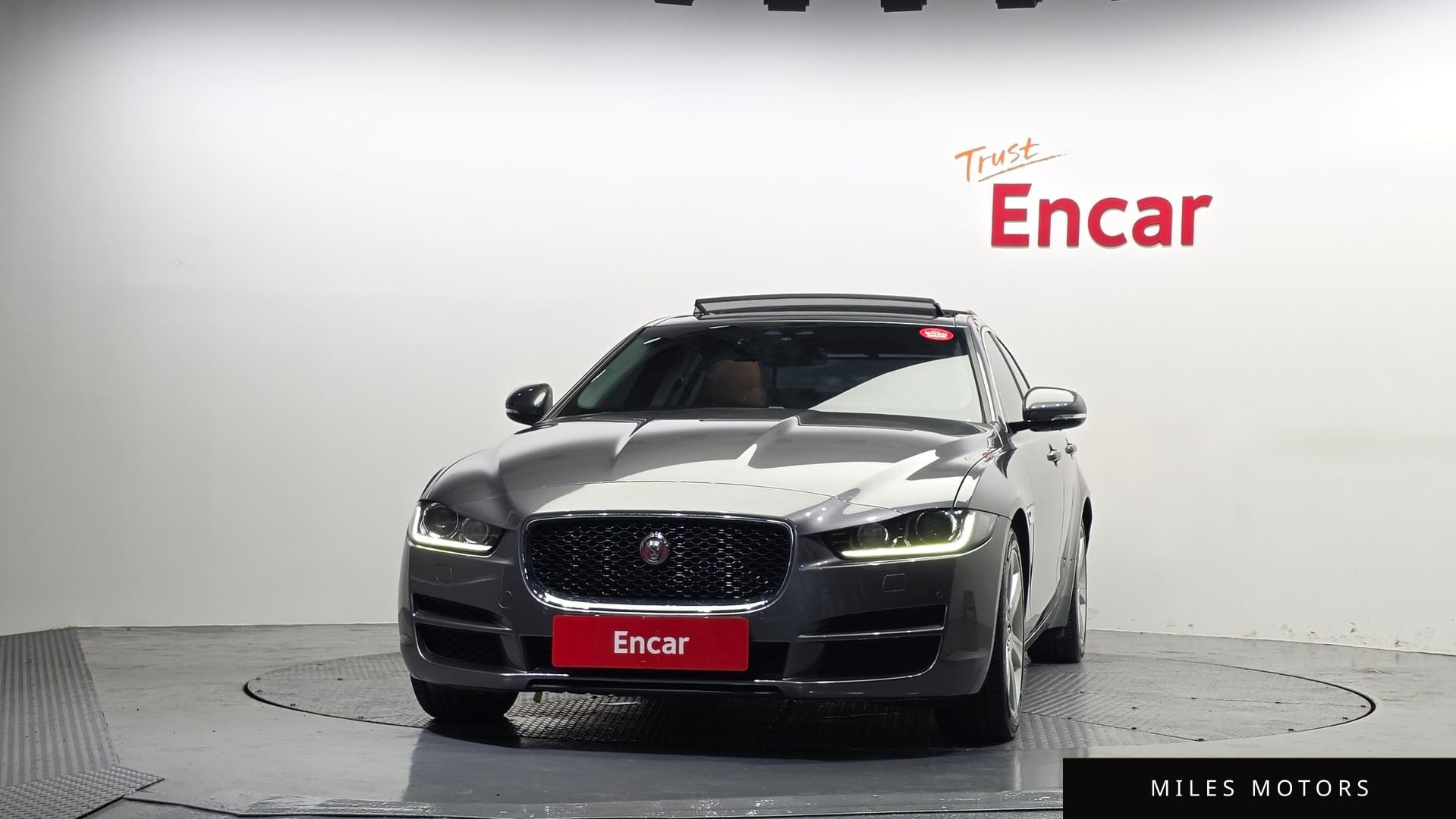 Jaguar XE 2016 — миниатюра 3