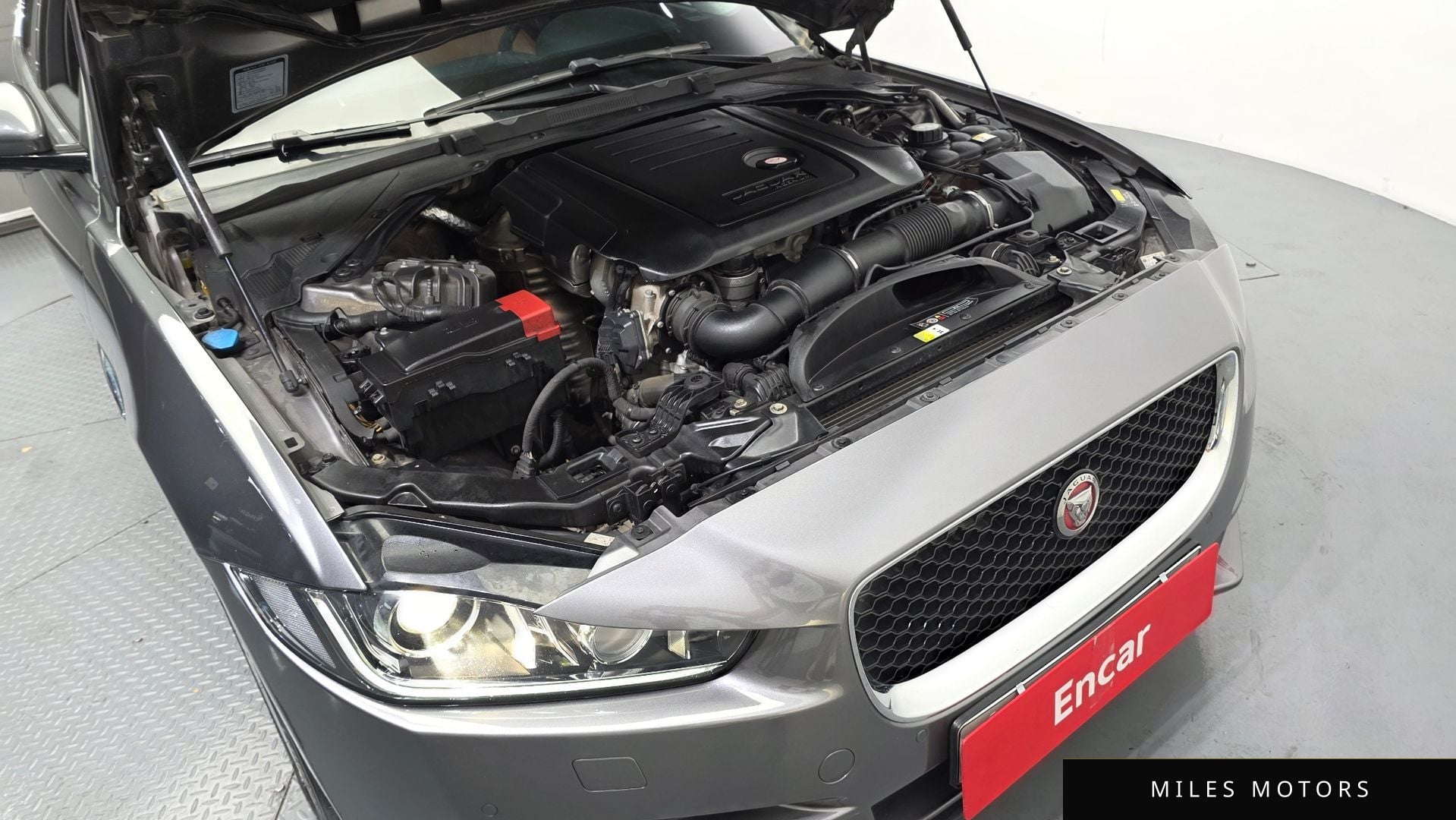 Jaguar XE 2016 — миниатюра 6