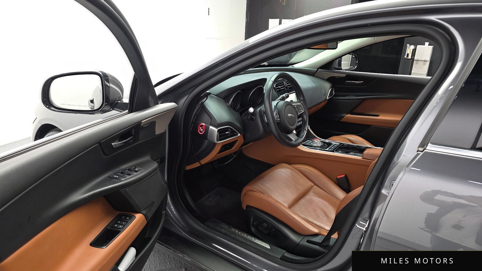 Jaguar XE 2016 — миниатюра 10