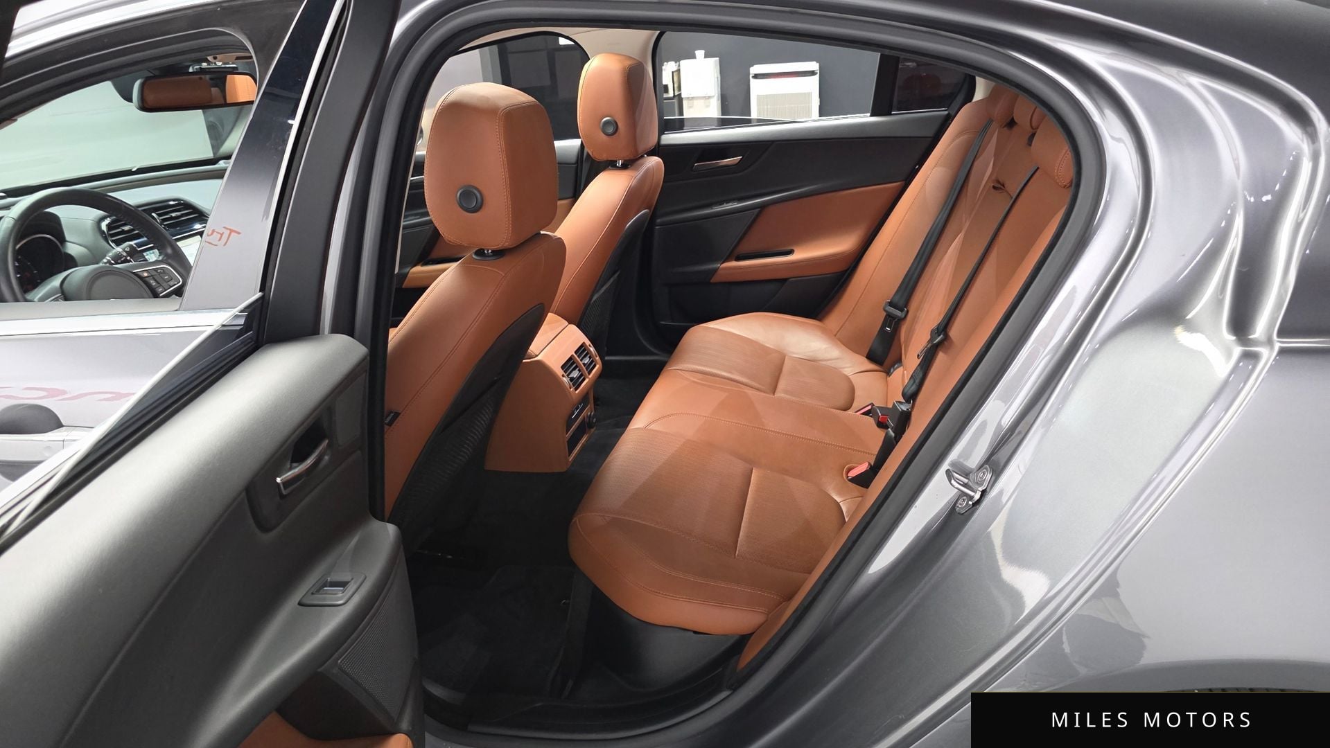 Jaguar XE 2016 — миниатюра 12