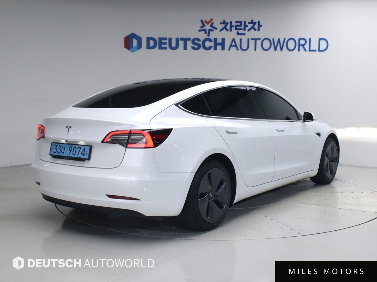 Tesla Model 3 2020 — миниатюра 2