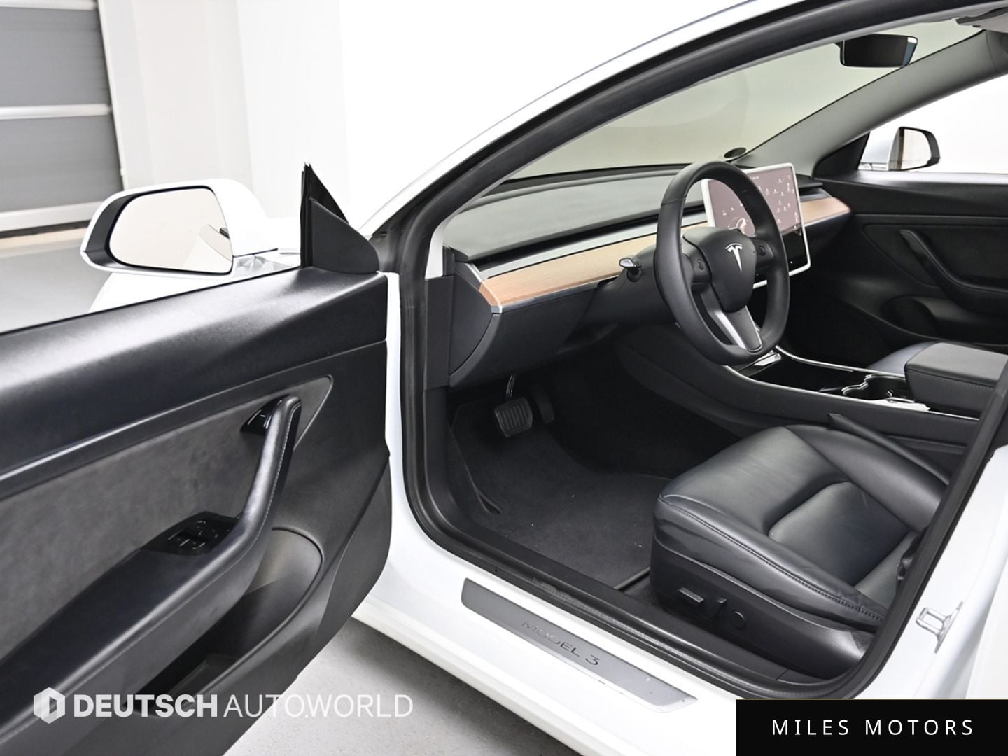 Tesla Model 3 2020 — миниатюра 10