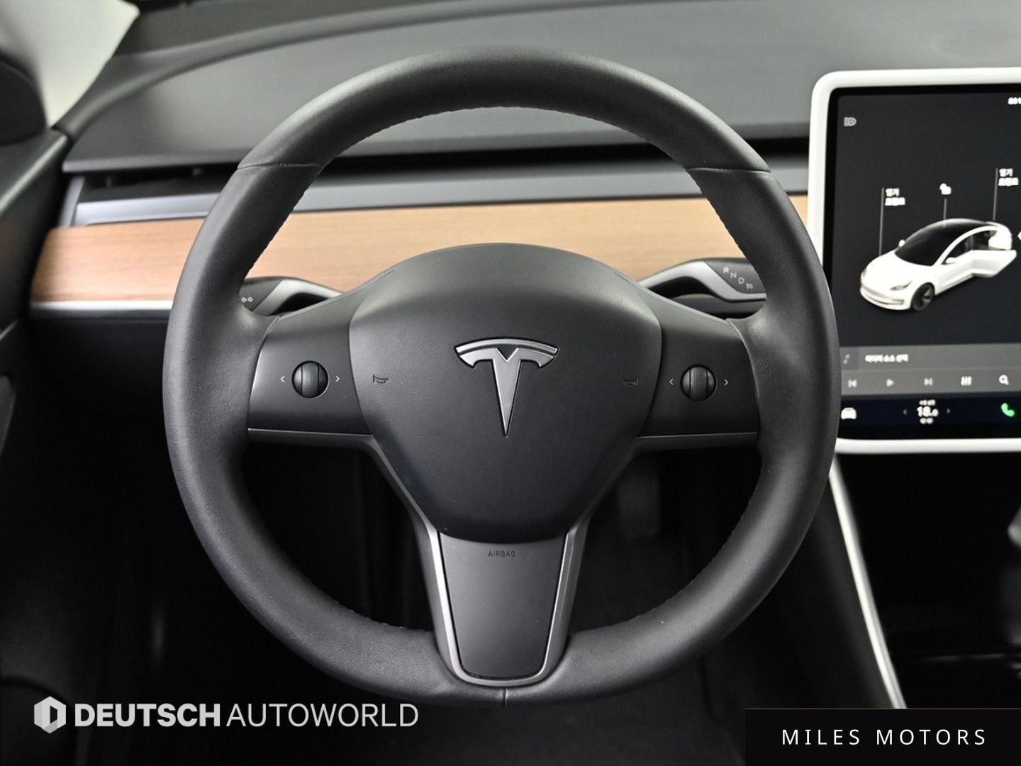 Tesla Model 3 2020 — миниатюра 12