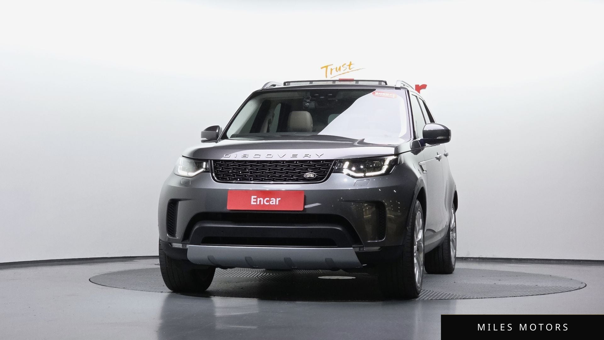 Land Rover Discovery 2019 — миниатюра 2