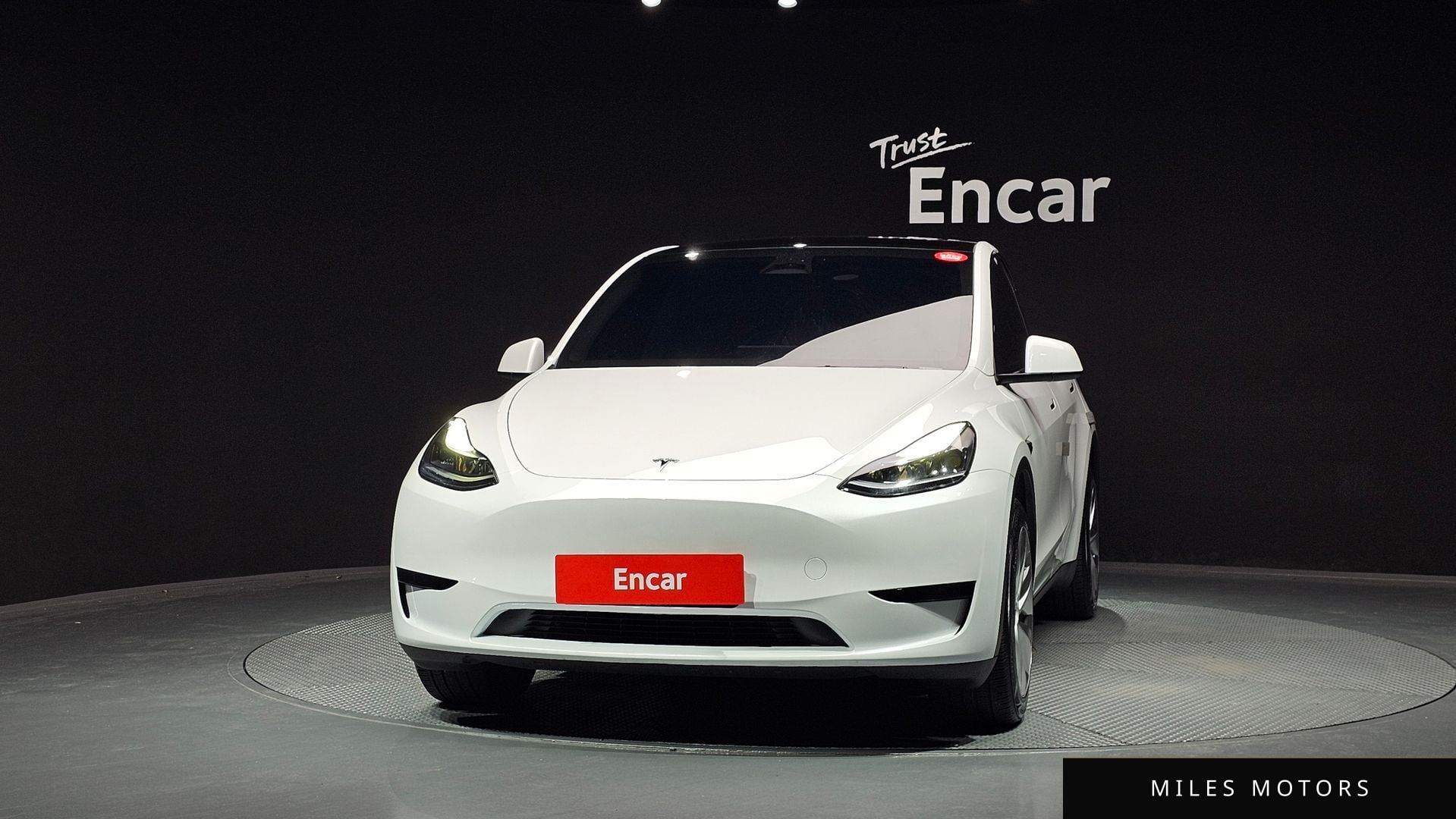 Tesla Model Y 2024 — миниатюра 3