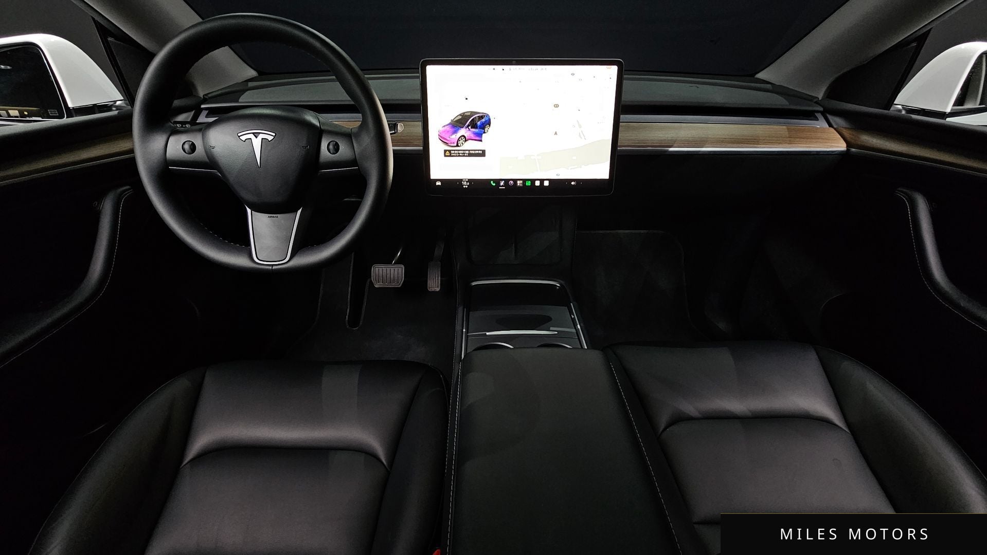 Tesla Model Y 2024 — миниатюра 10