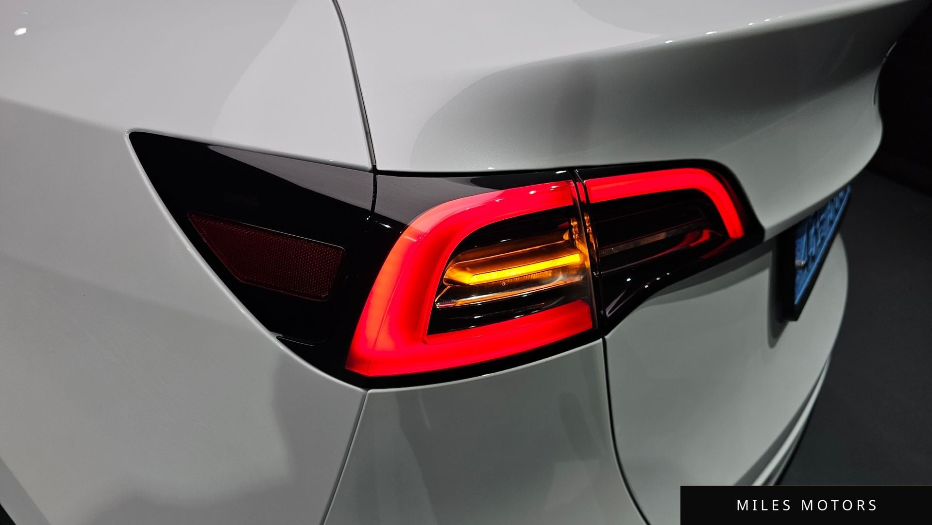 Tesla Model Y 2024 — миниатюра 9