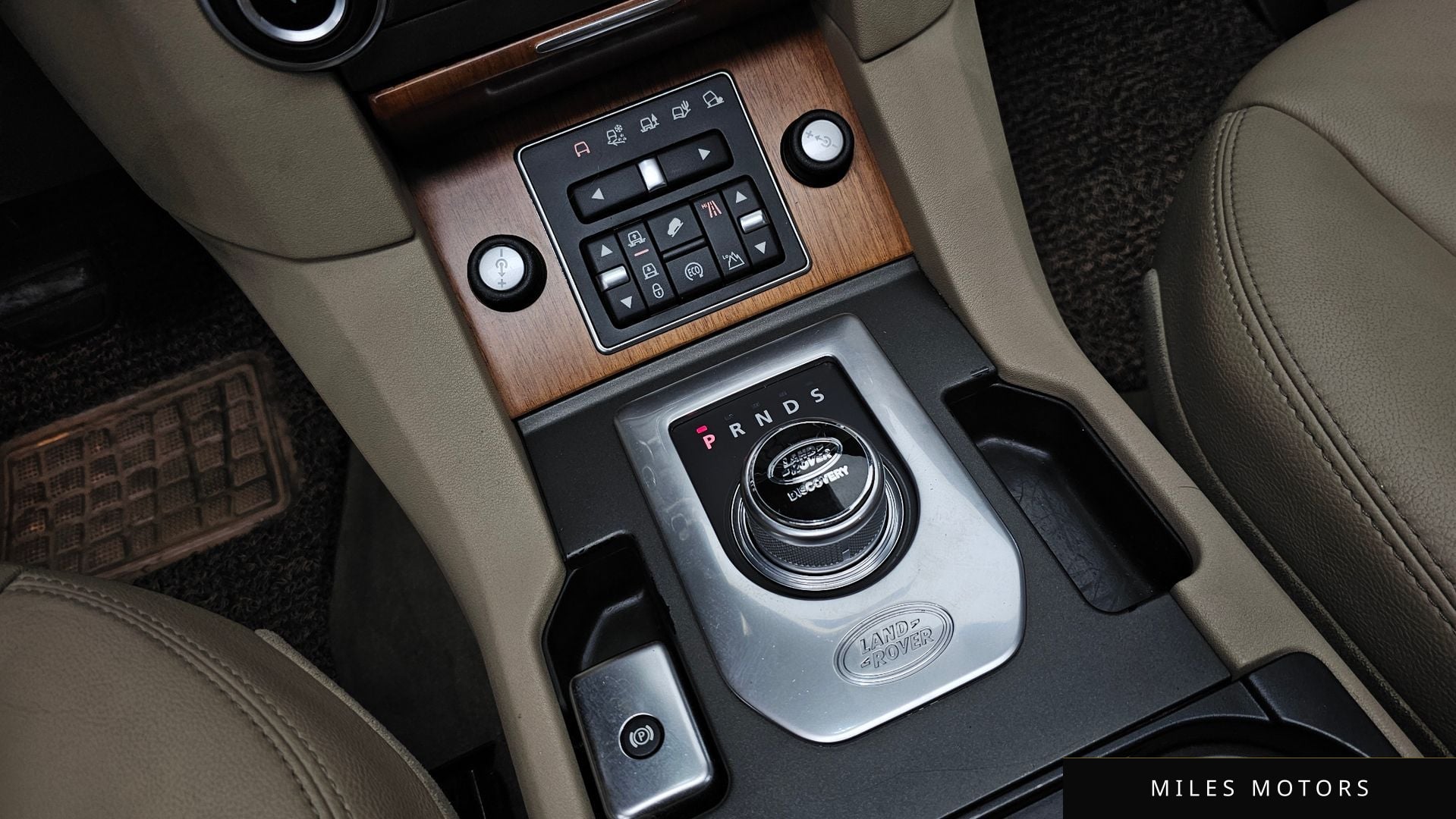 Land Rover Discovery 2015 — миниатюра 11