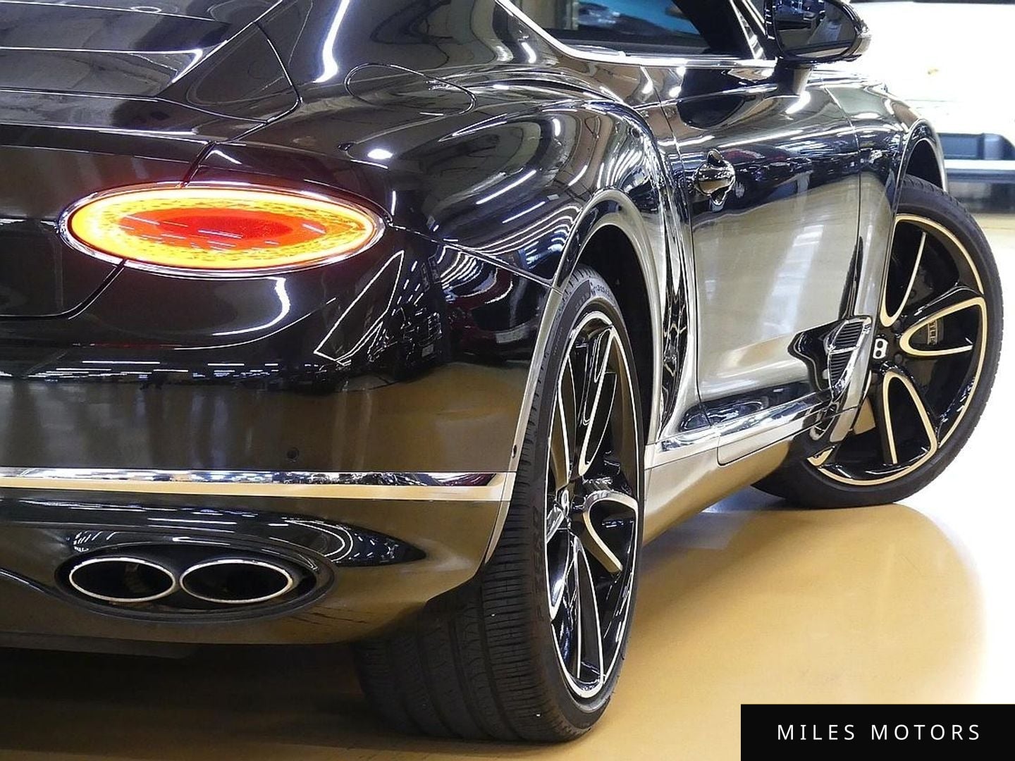 Bentley Continental GT 2023 — миниатюра 5