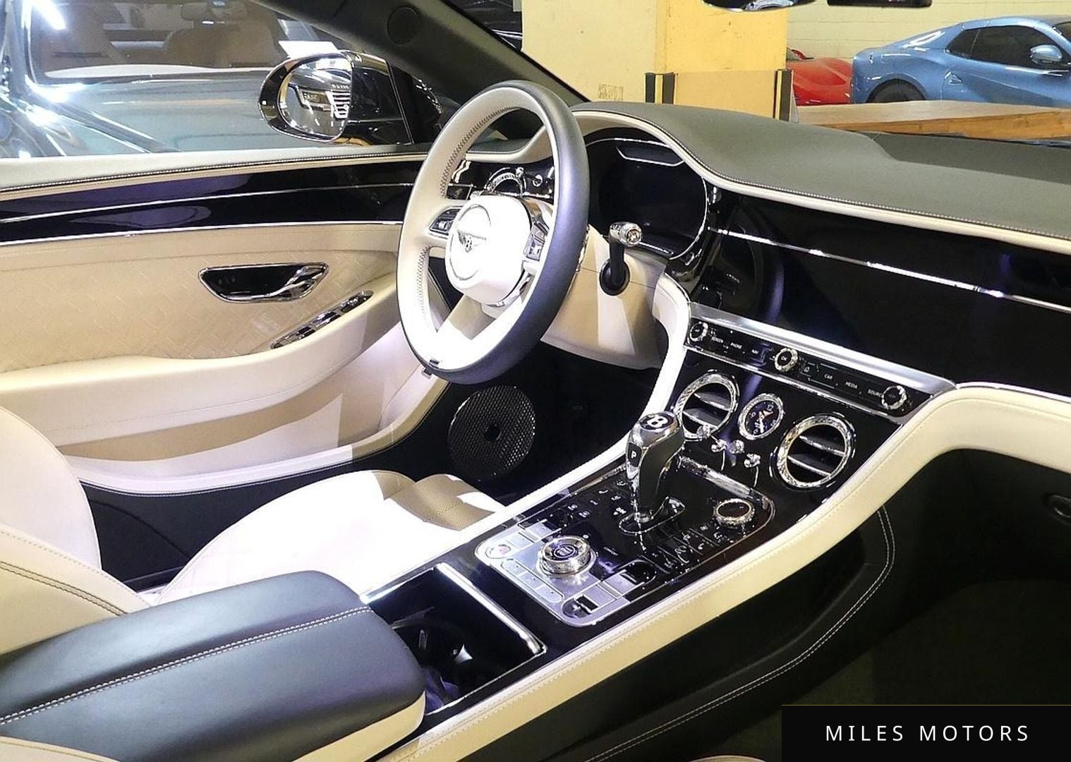 Bentley Continental GT 2023 — миниатюра 10