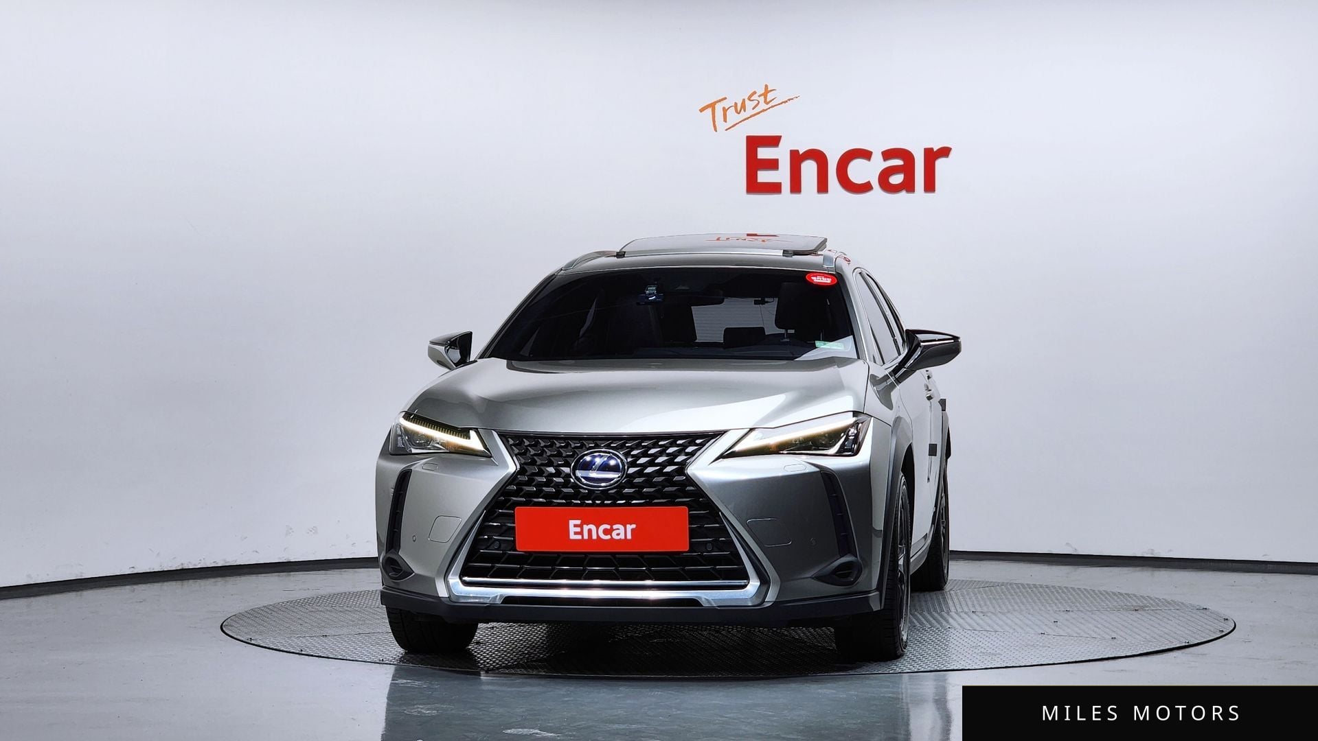 Лексус UX250h 2019 — миниатюра 3