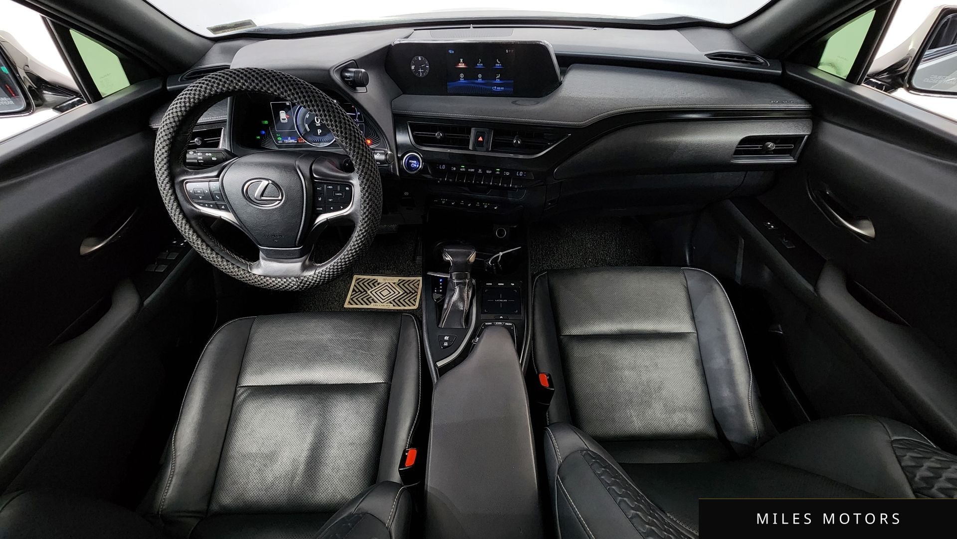 Лексус UX250h 2019 — миниатюра 10