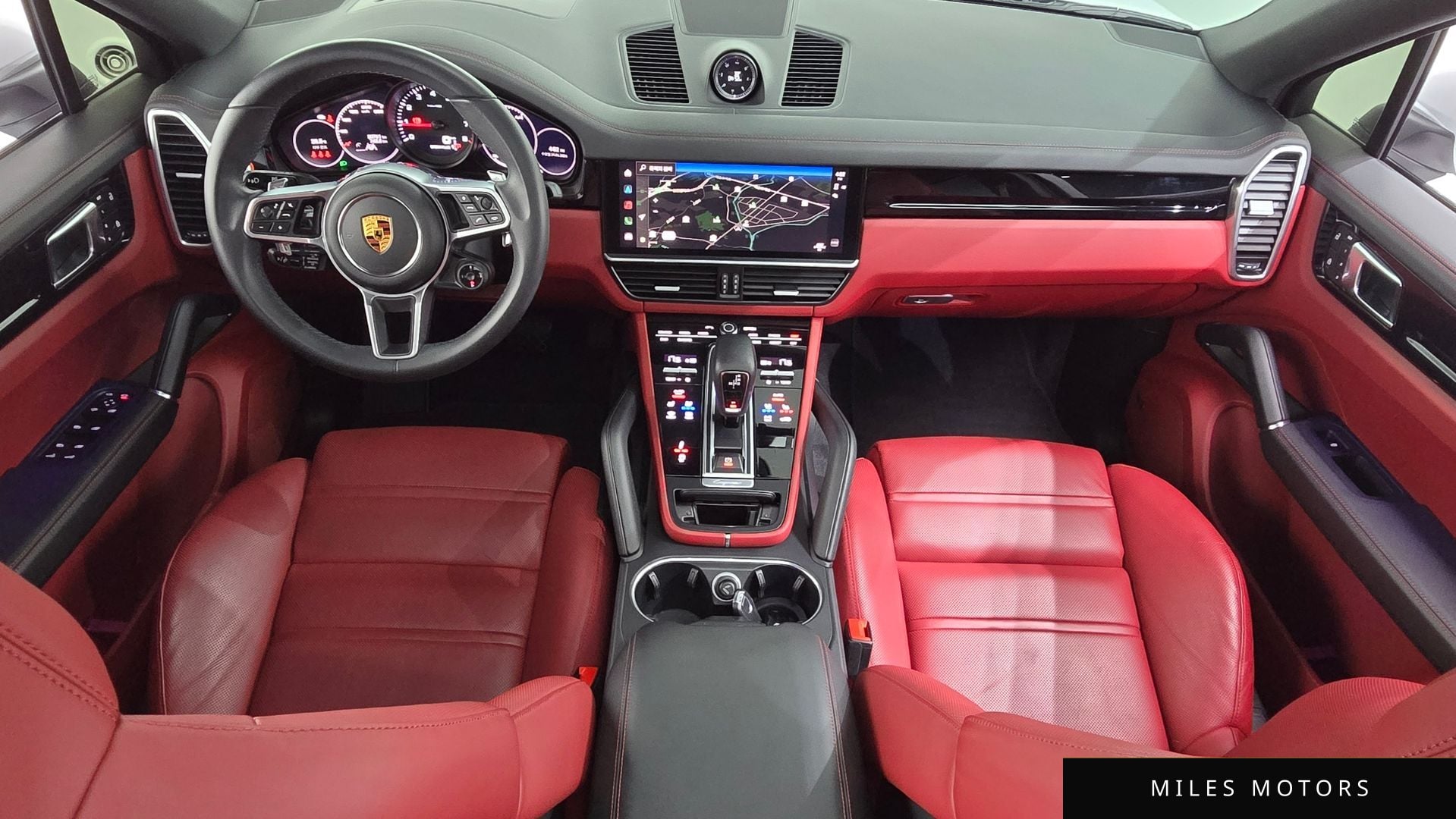 Porsche Cayenne 2023 — миниатюра 10