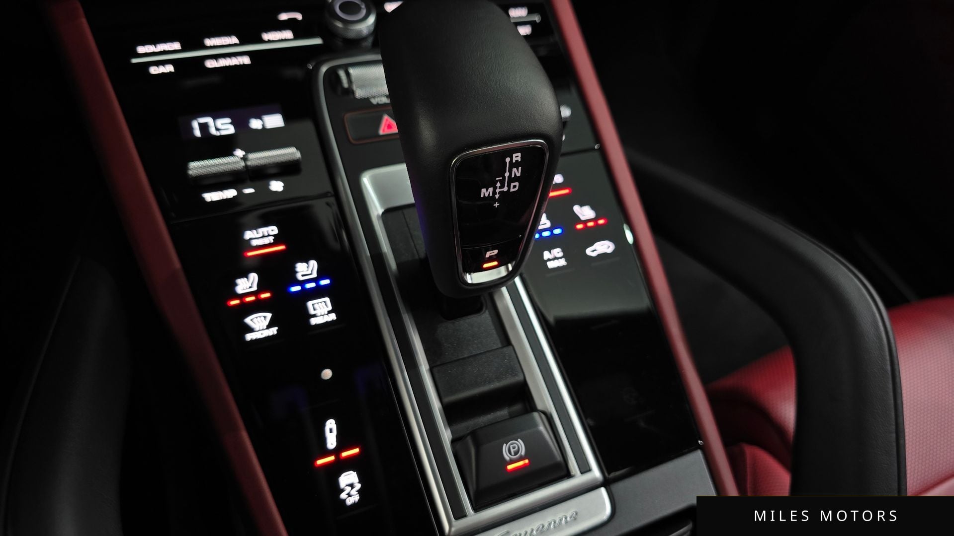 Porsche Cayenne 2023 — миниатюра 12