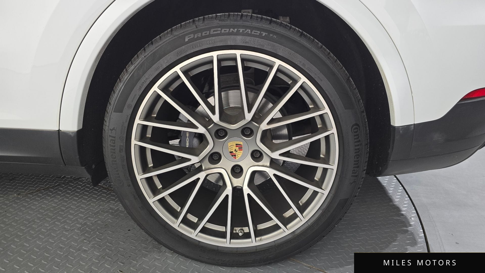 Porsche Cayenne 2023 — миниатюра 7