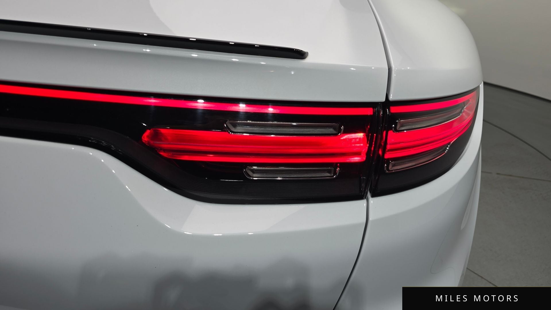 Porsche Cayenne 2023 — миниатюра 9