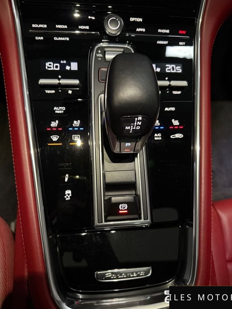 Porsche Panamera 2021 — миниатюра 8