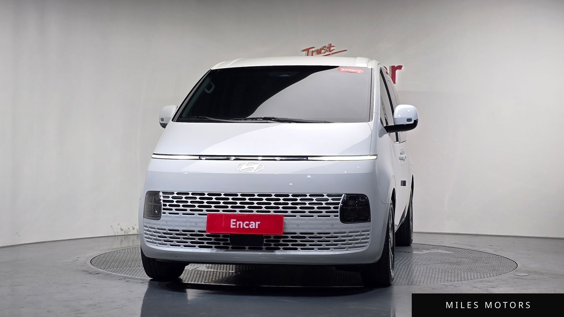 Hyundai Staria 2025 — миниатюра 2