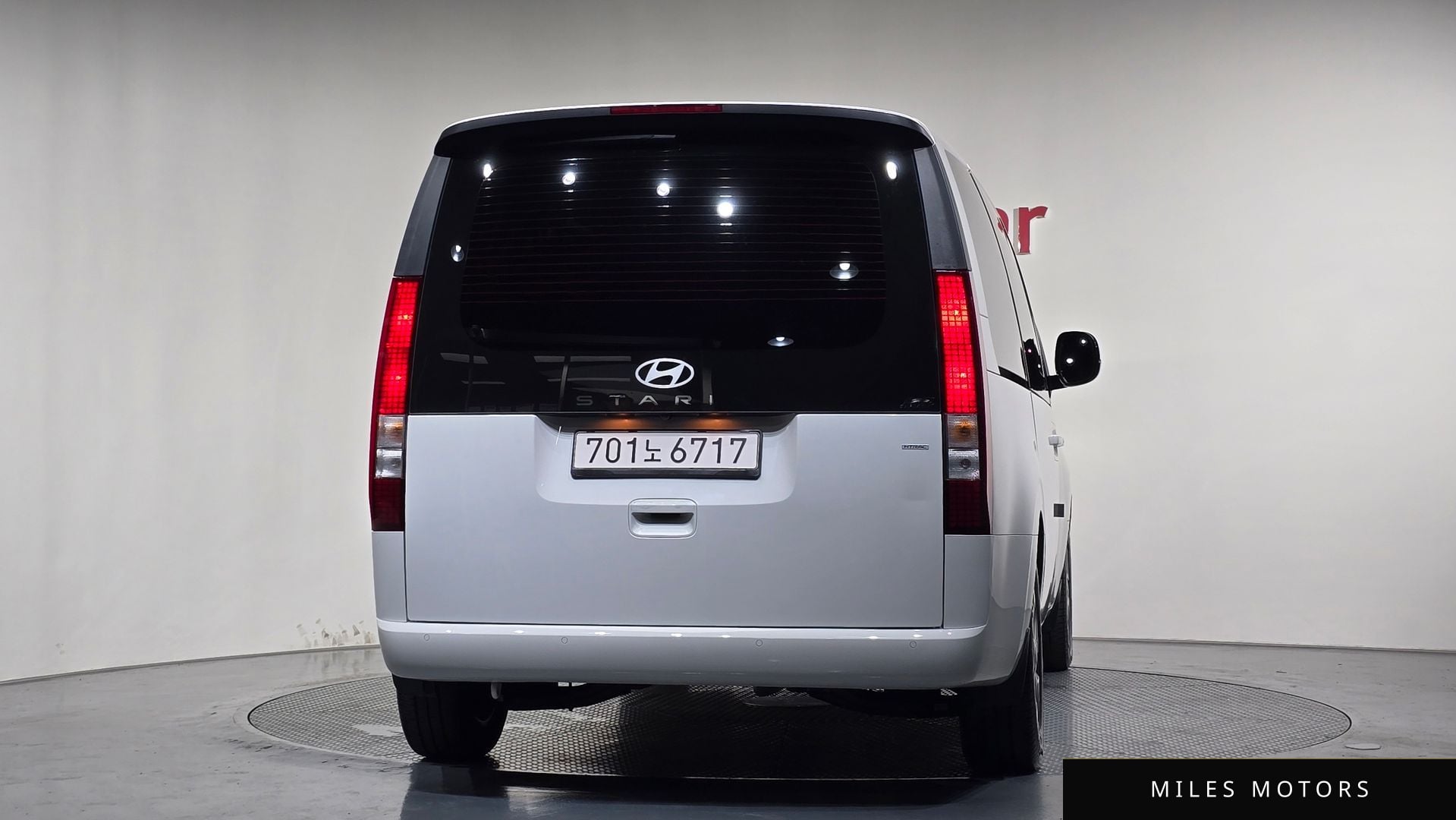 Hyundai Staria 2025 — миниатюра 3