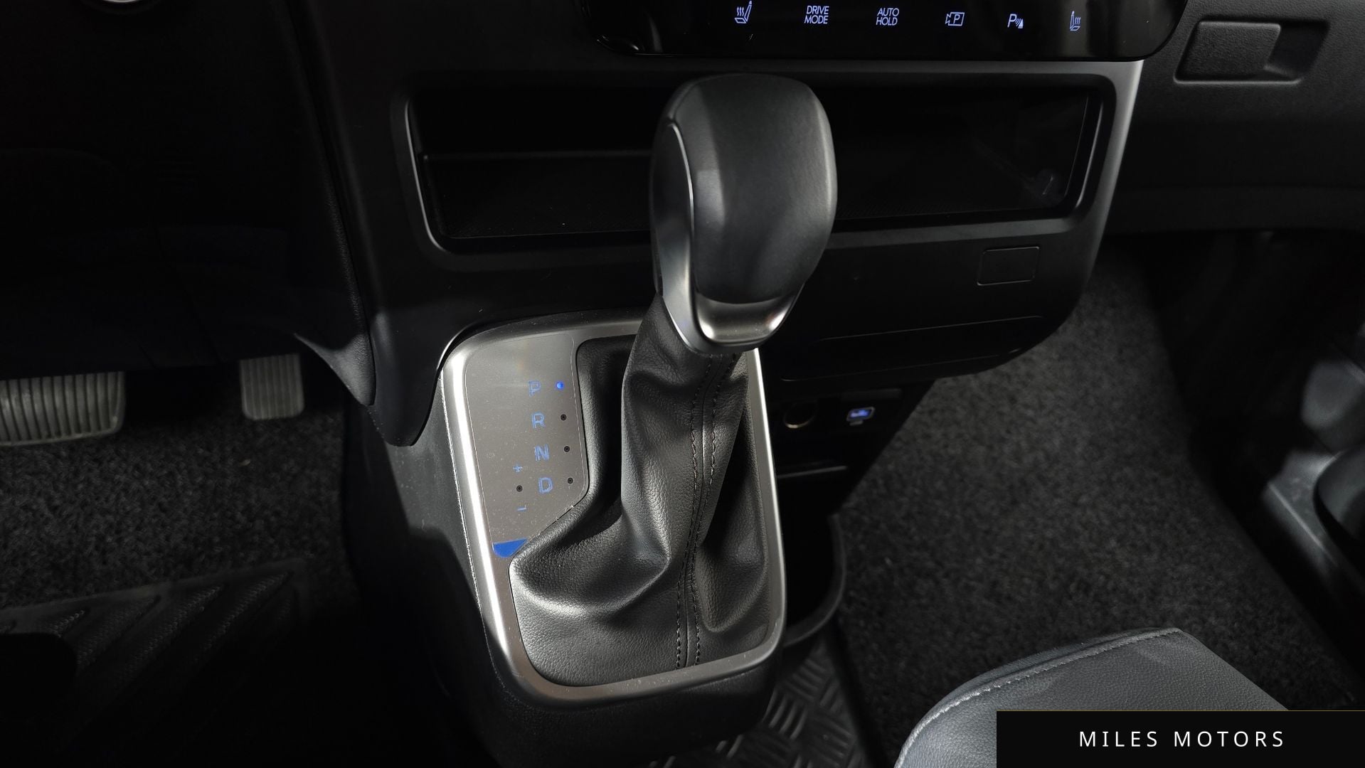 Hyundai Staria 2025 — миниатюра 11