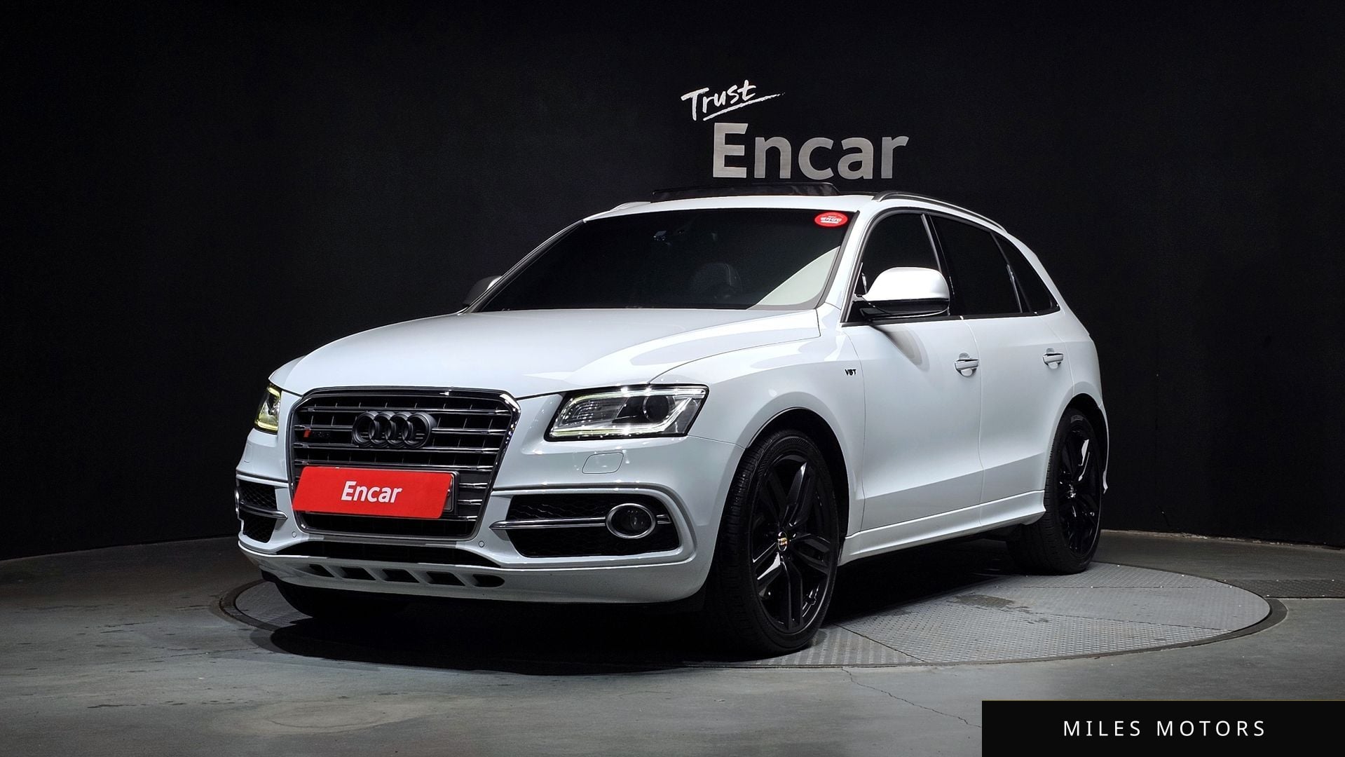 Audi SQ5 2015 — фото 1 из 12