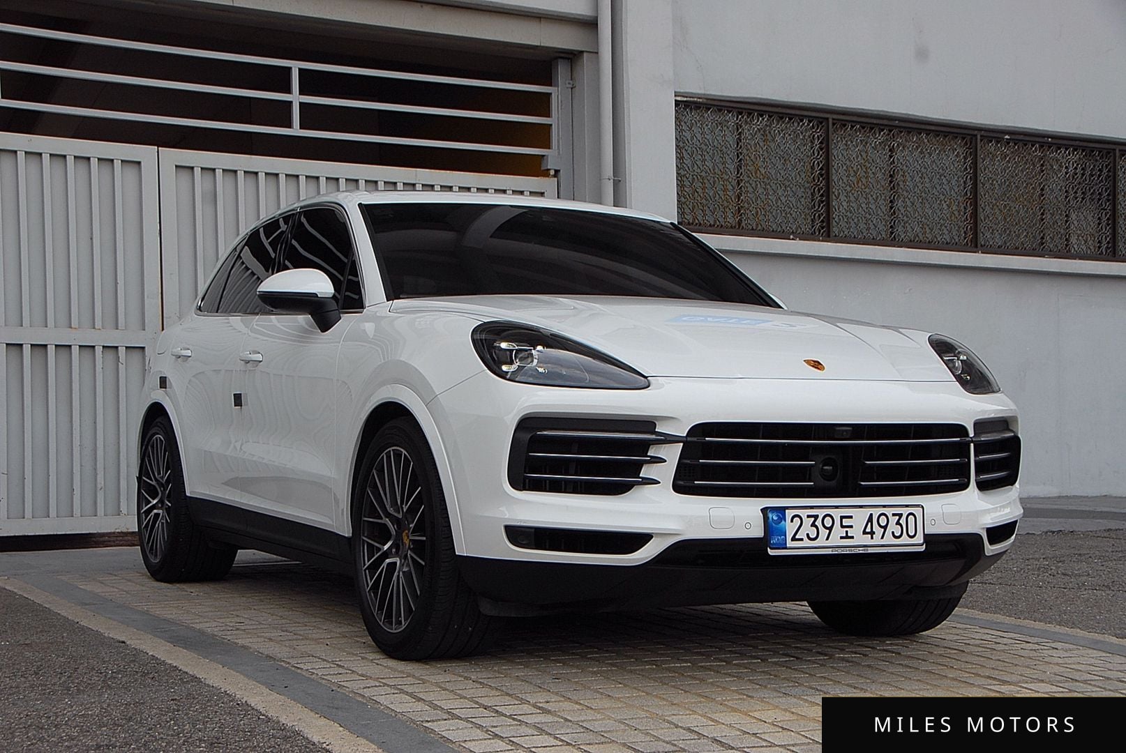 Porsche Cayenne 2023 — миниатюра 4