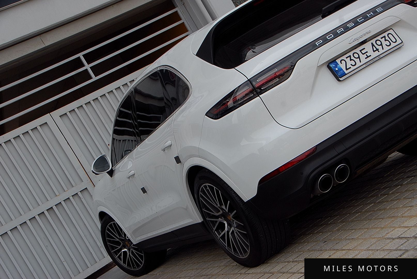 Porsche Cayenne 2023 — миниатюра 5