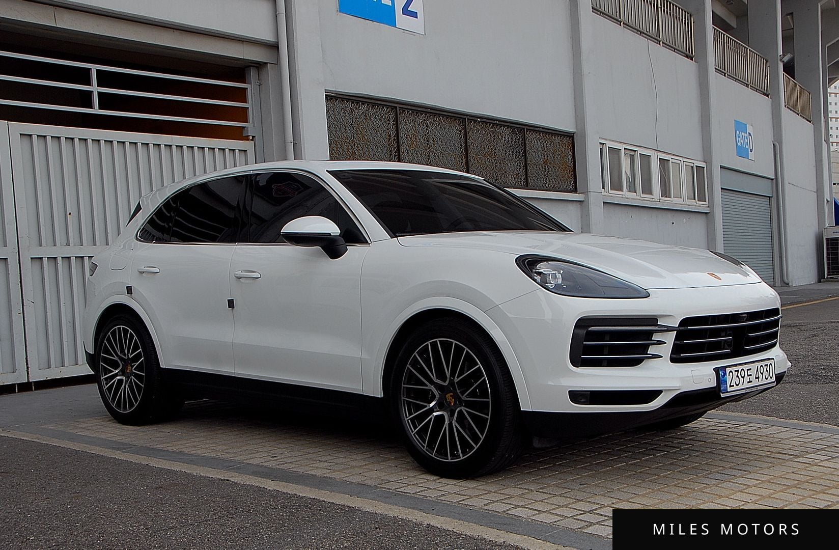 Porsche Cayenne 2023 — миниатюра 7