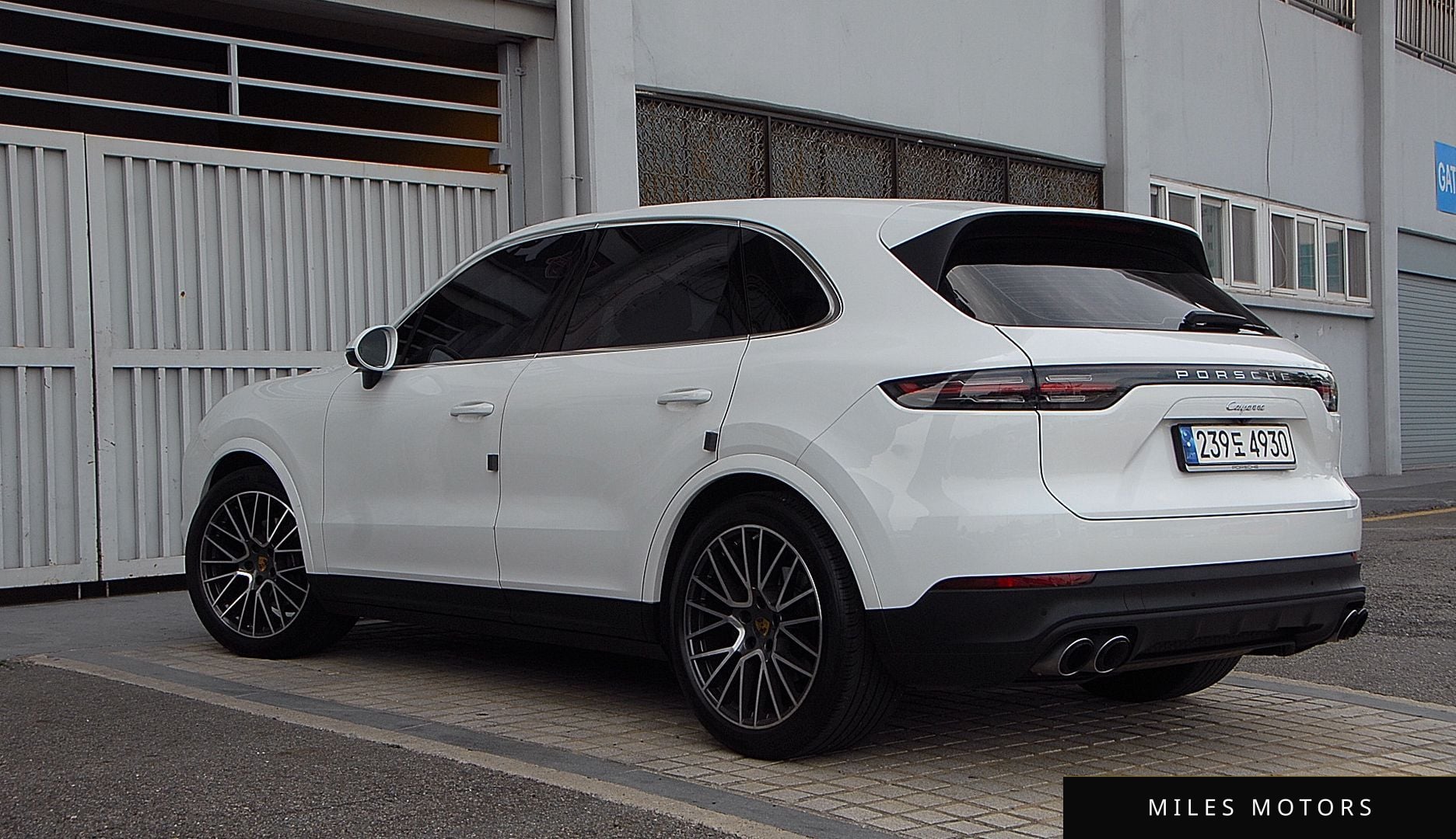 Porsche Cayenne 2023 — миниатюра 8