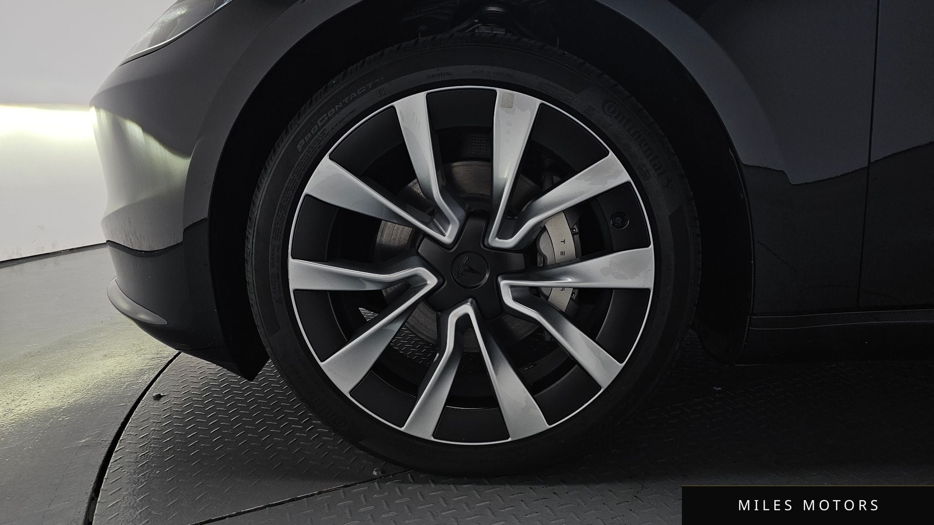 Tesla Model 3 2024 — миниатюра 4