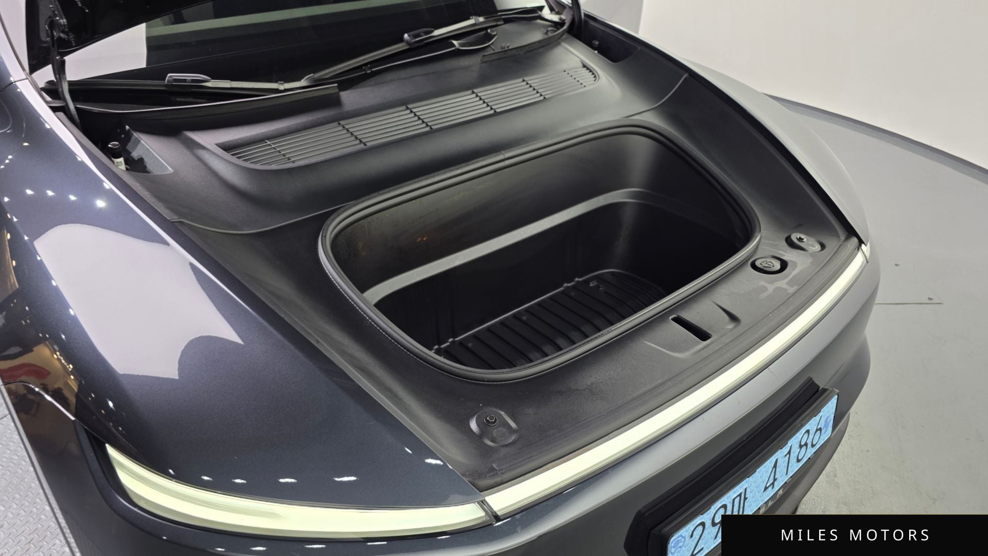 Tesla Model Y 2025 — миниатюра 5