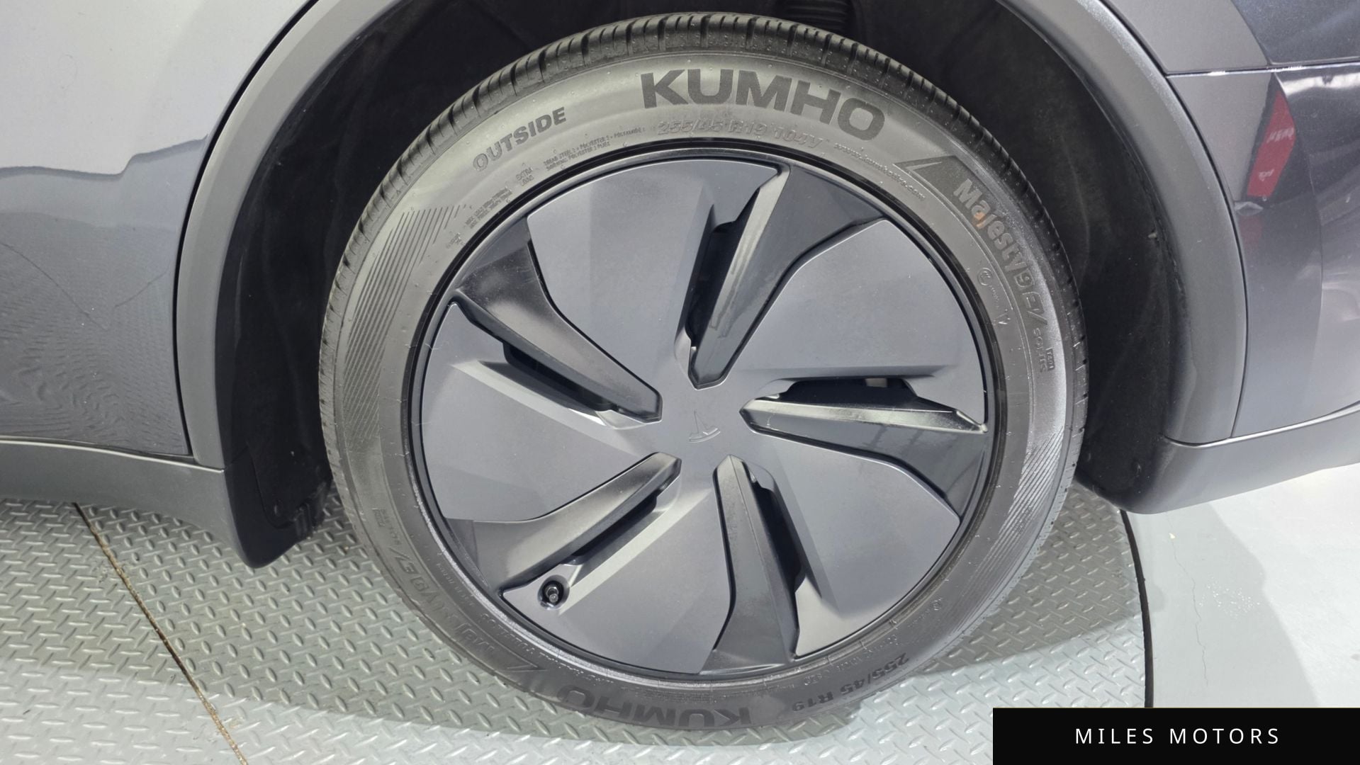 Tesla Model Y 2025 — миниатюра 6