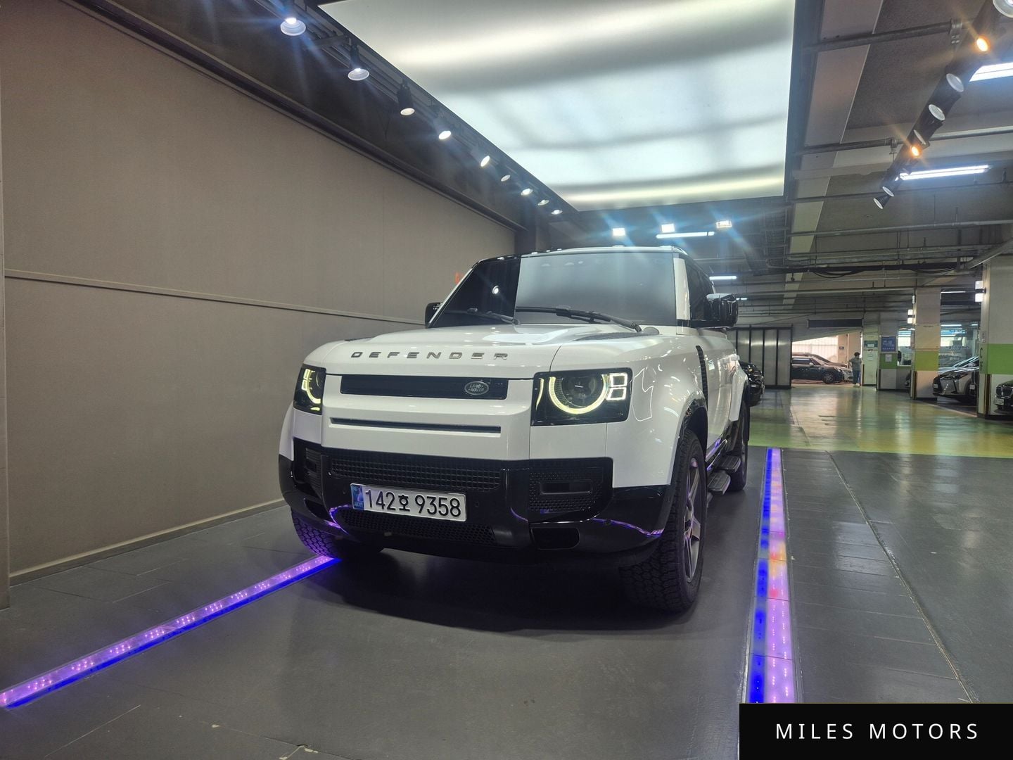 Land Rover Defender 2025 — фото 1 из 12