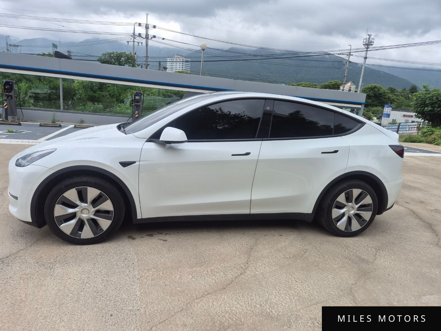 Tesla Model Y 2022 — миниатюра 2