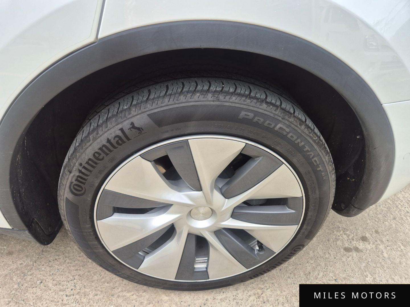 Tesla Model Y 2022 — миниатюра 6