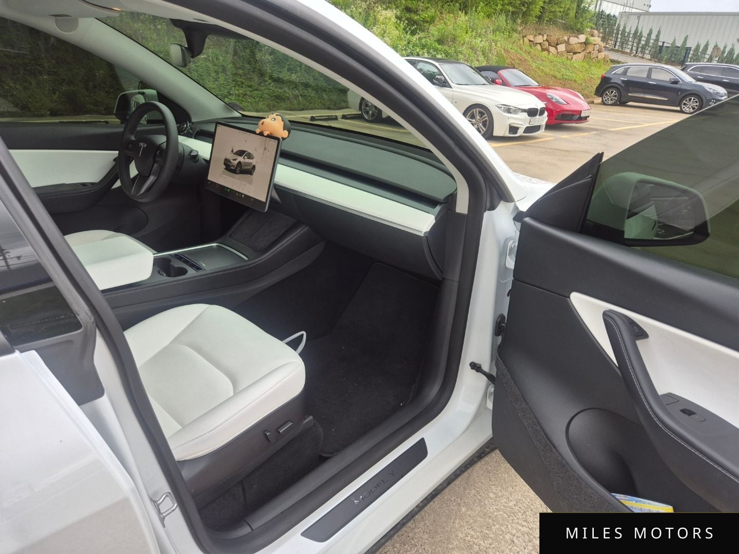 Tesla Model Y 2022 — миниатюра 11