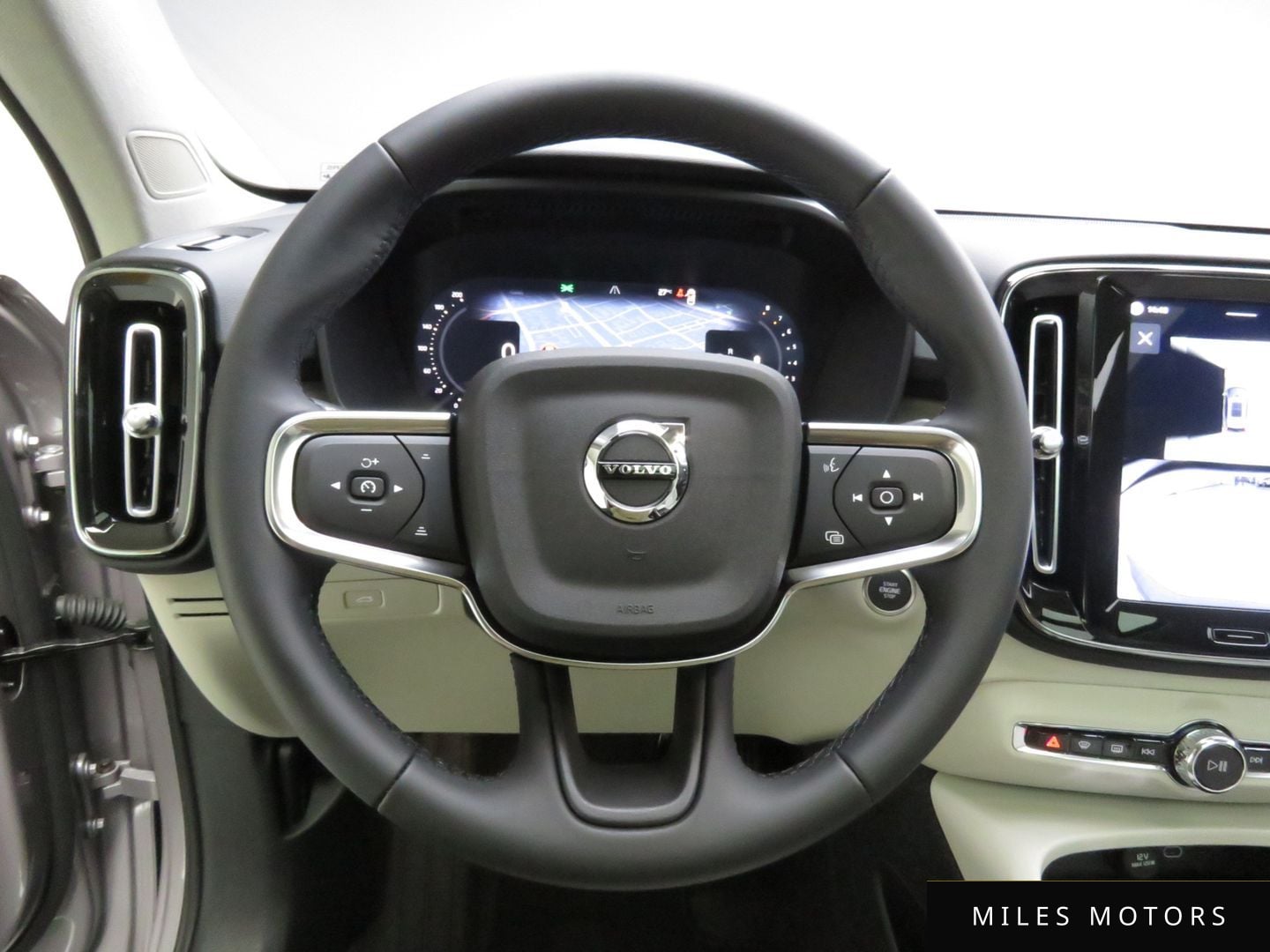 Volvo XC40 2026 — миниатюра 11
