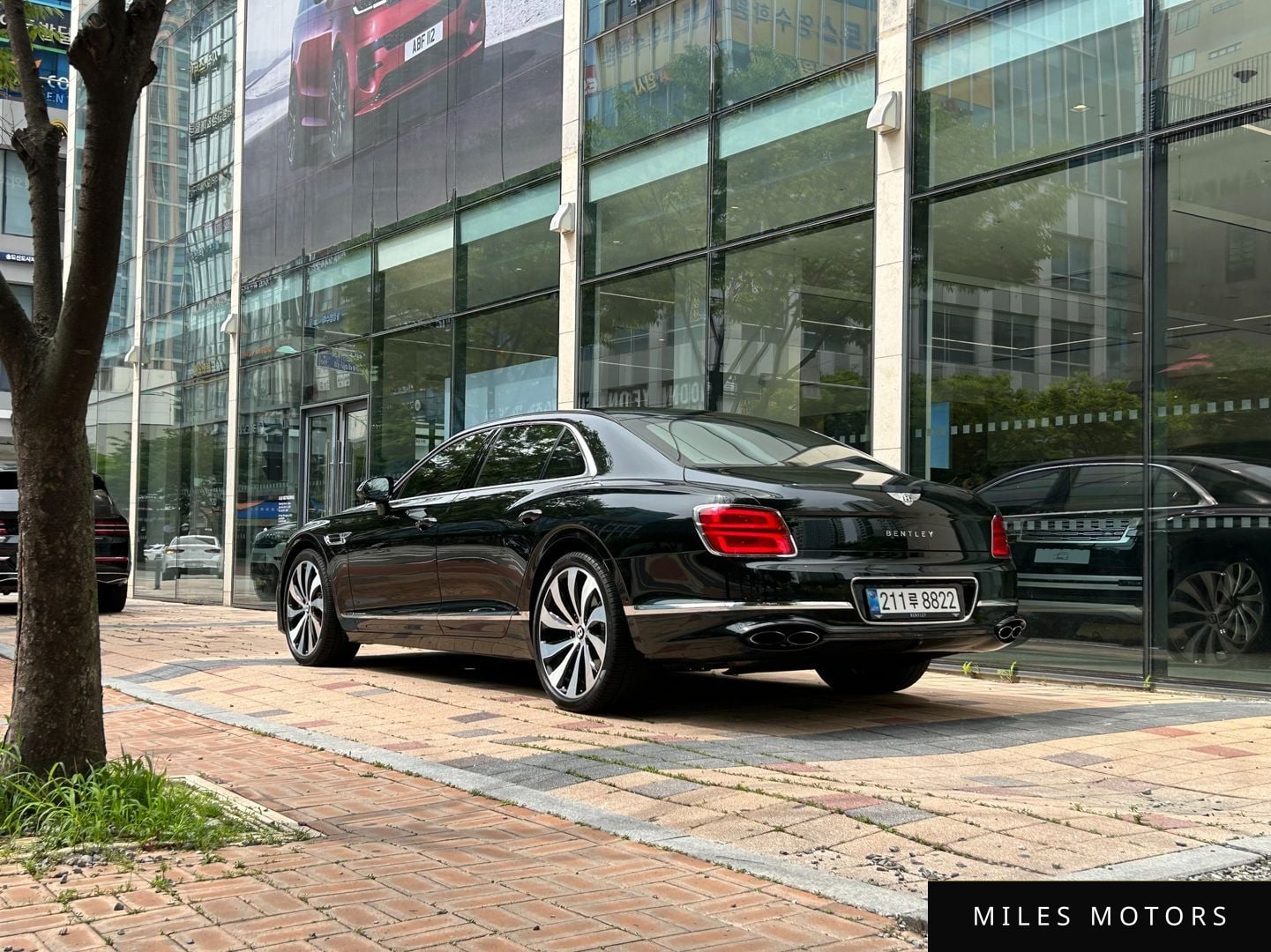 Bentley Flying Spur 2021 — миниатюра 7