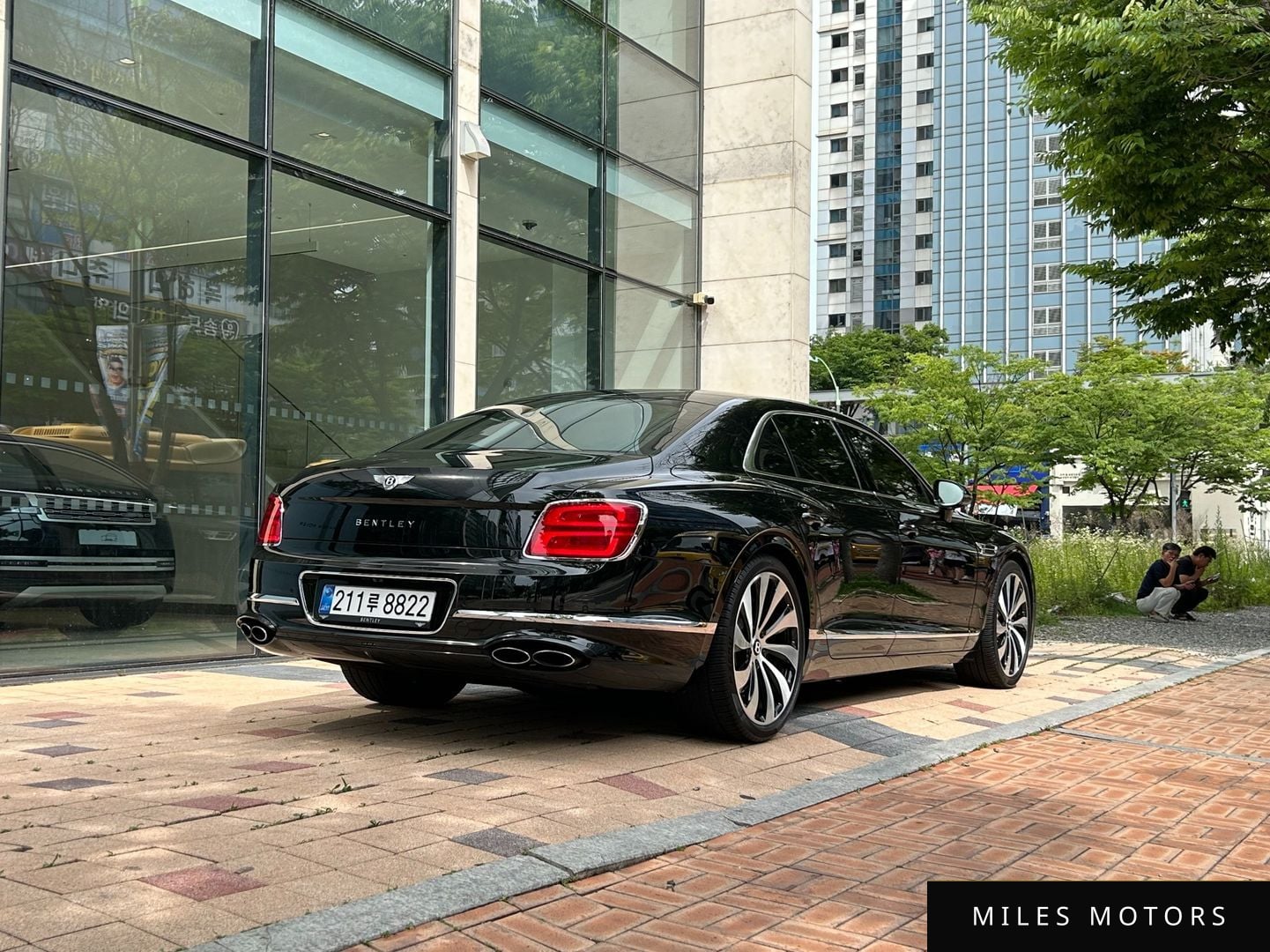Bentley Flying Spur 2021 — миниатюра 8