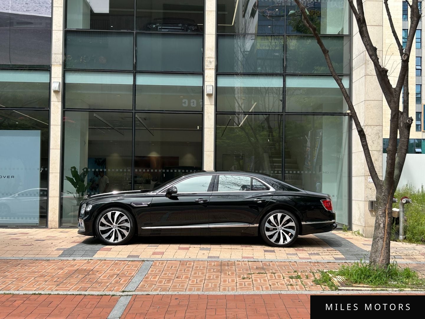 Bentley Flying Spur 2021 — миниатюра 9