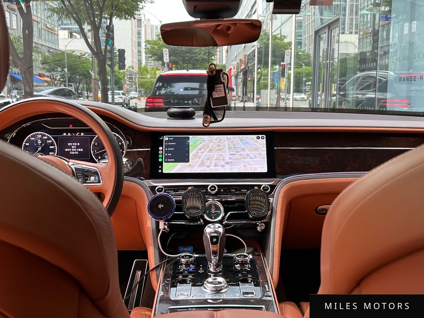Bentley Flying Spur 2021 — миниатюра 11